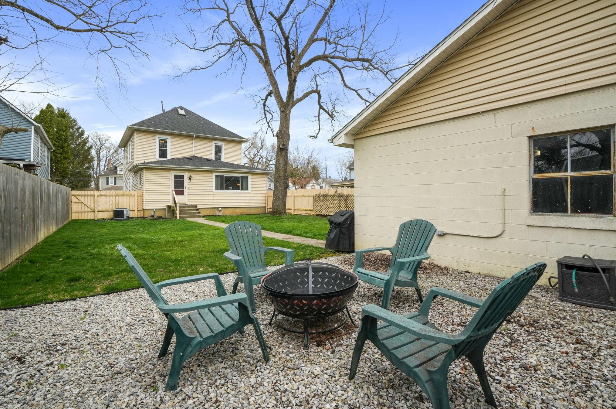 48 Columbus Ave, Delaware OH  43015-2414 exterior