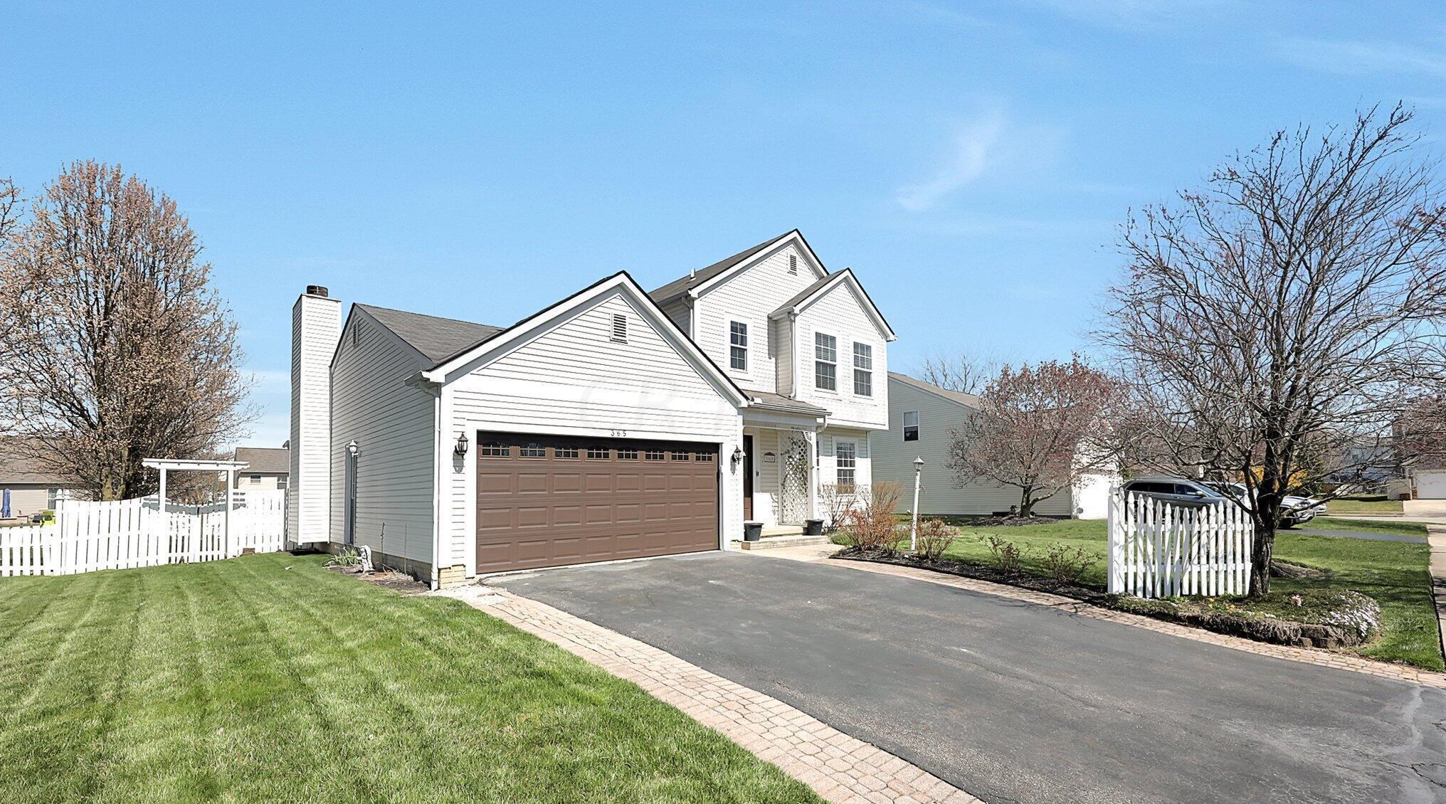 365 Eddington Dr, Pataskala OH  43062-7330 exterior