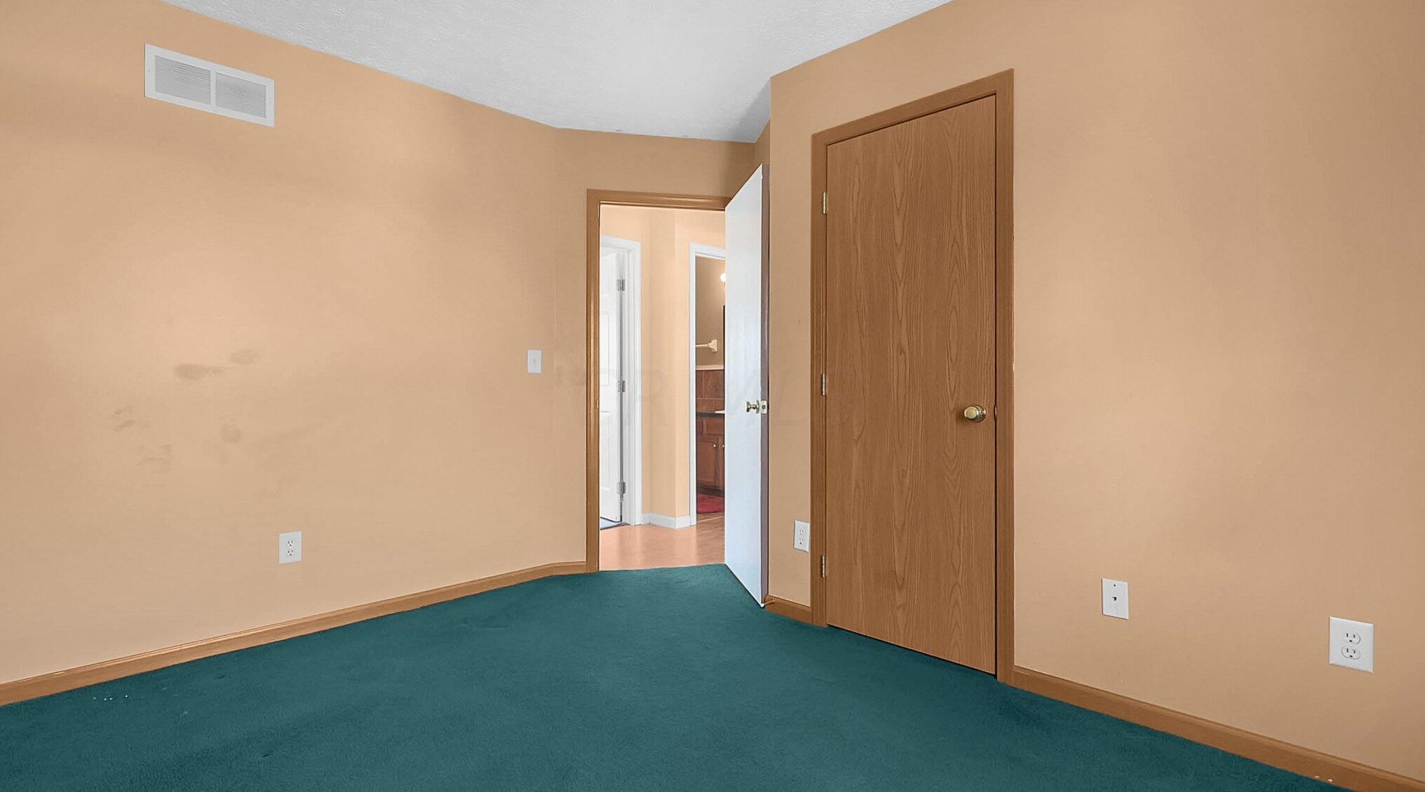 365 Eddington Dr, Pataskala OH  43062-7330 exterior