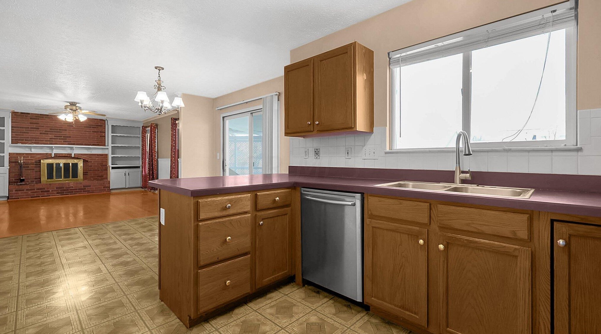 365 Eddington Dr, Pataskala OH  43062-7330 exterior