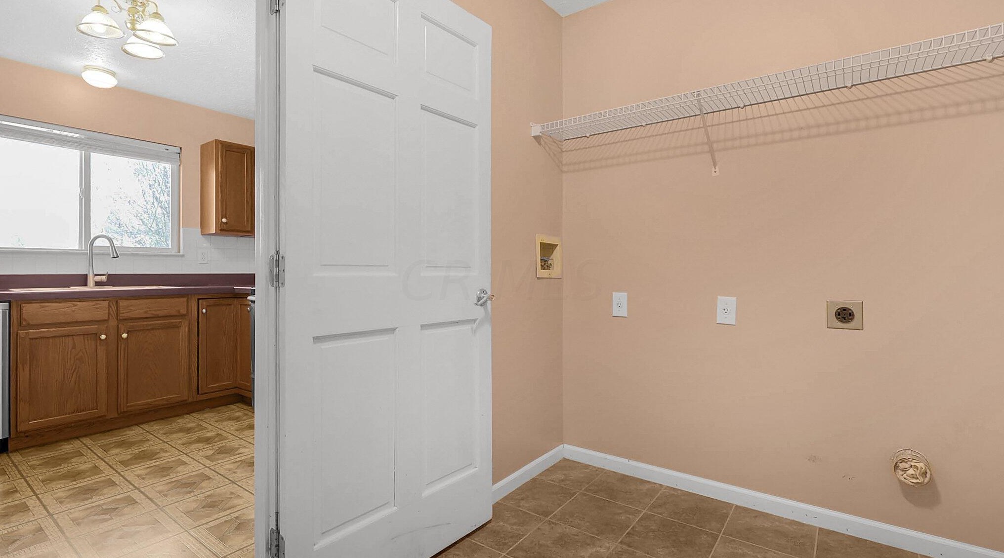 365 Eddington Dr, Pataskala OH  43062-7330 exterior