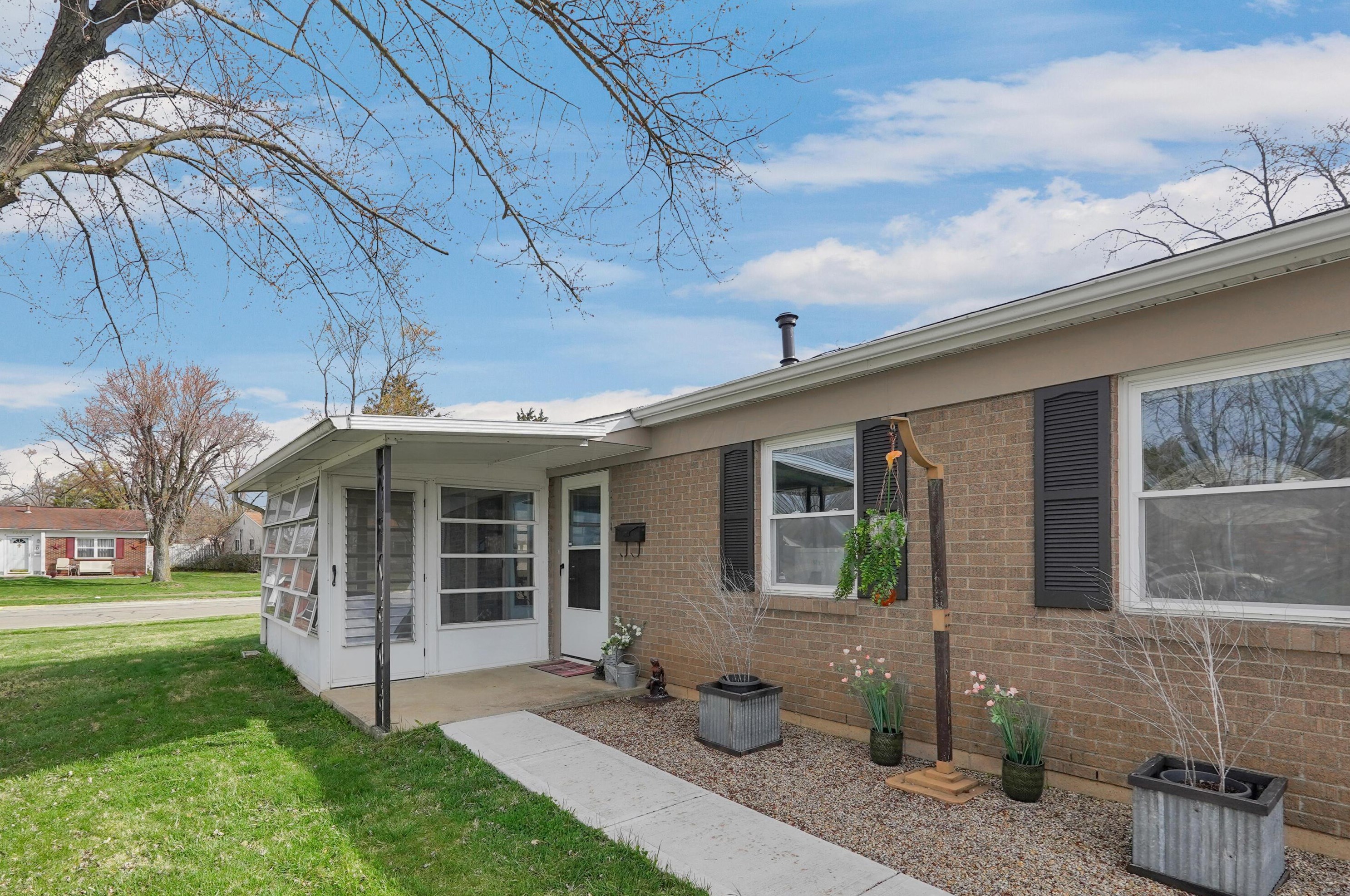 3738 Atkinson Rd, Columbus, OH 43232-6289