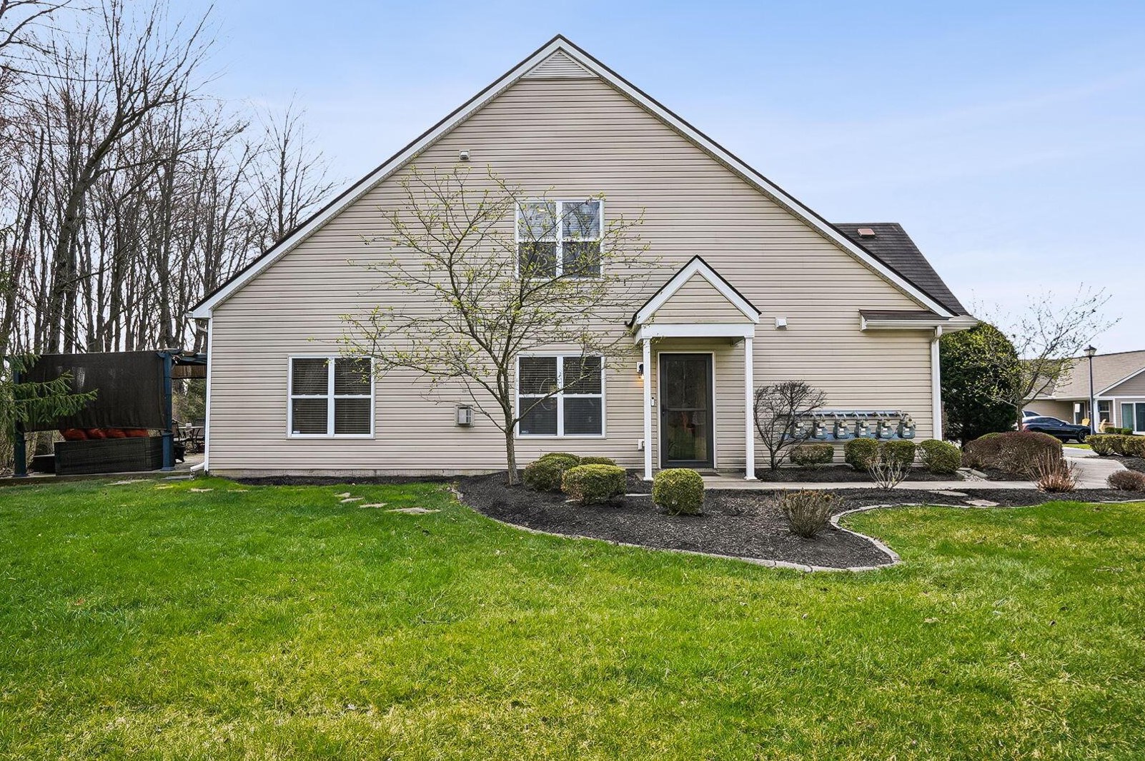 8426 Diversey Loop, Blacklick OH  43004-7163 exterior