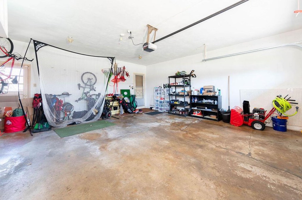 2746 Castlewood Rd, Columbus OH 43209-3140 exterior