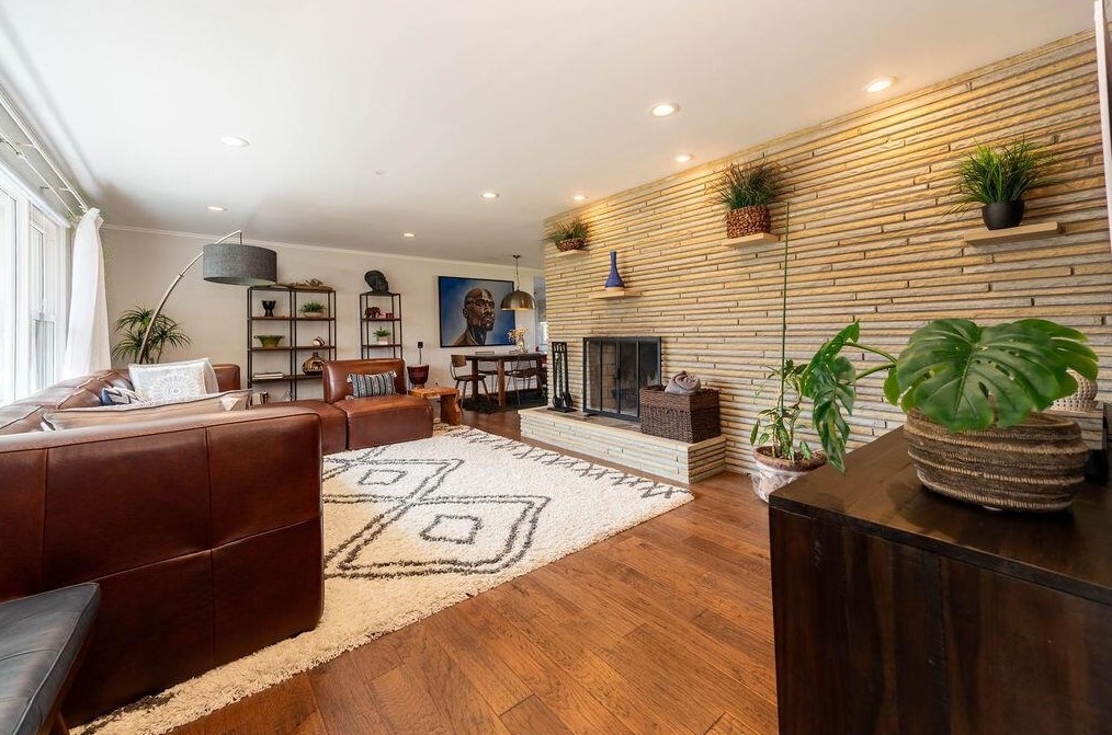 2746 Castlewood Rd, Columbus OH 43209-3140 exterior