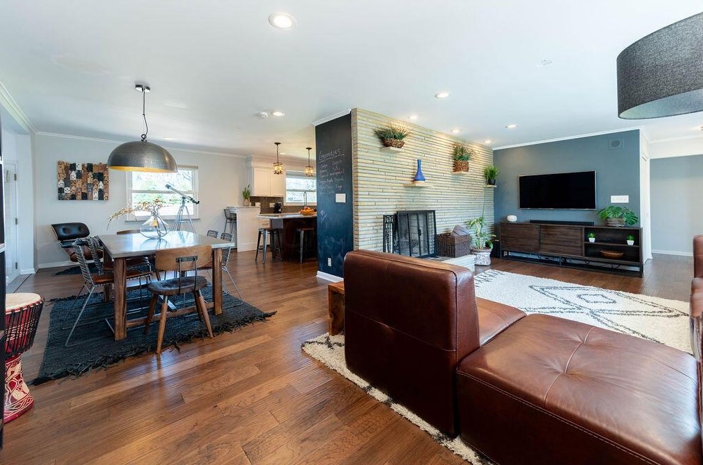 2746 Castlewood Rd, Columbus OH 43209-3140 exterior