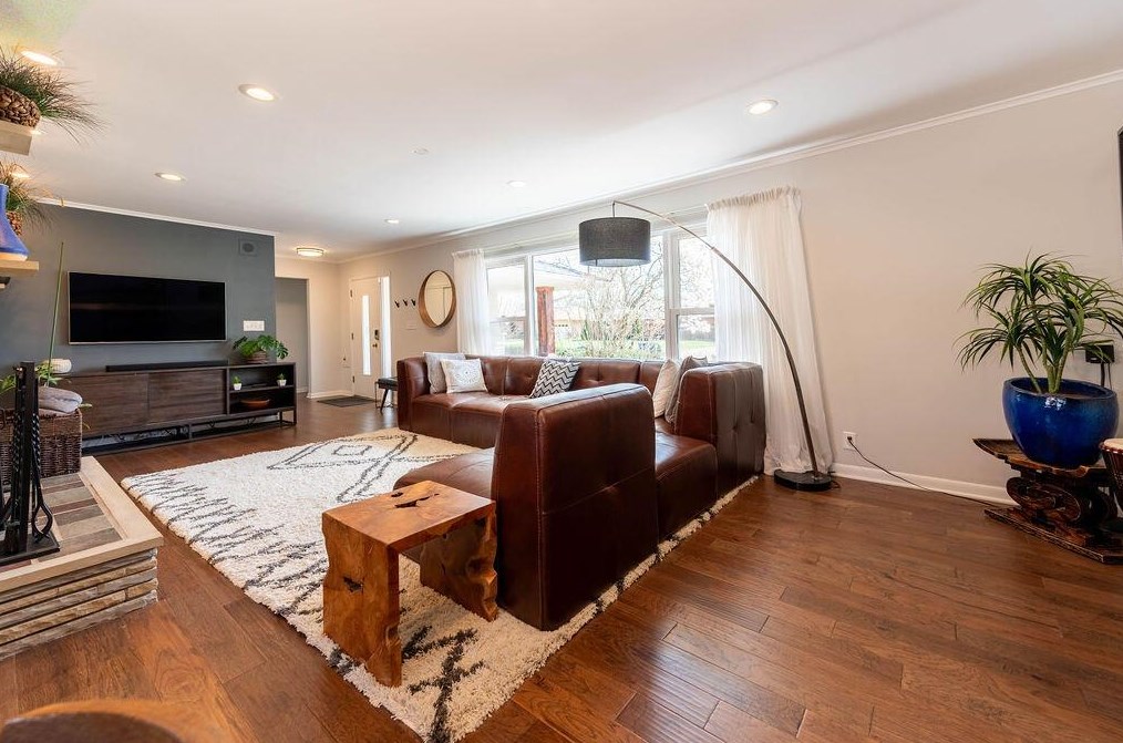 2746 Castlewood Rd, Columbus OH 43209-3140 exterior