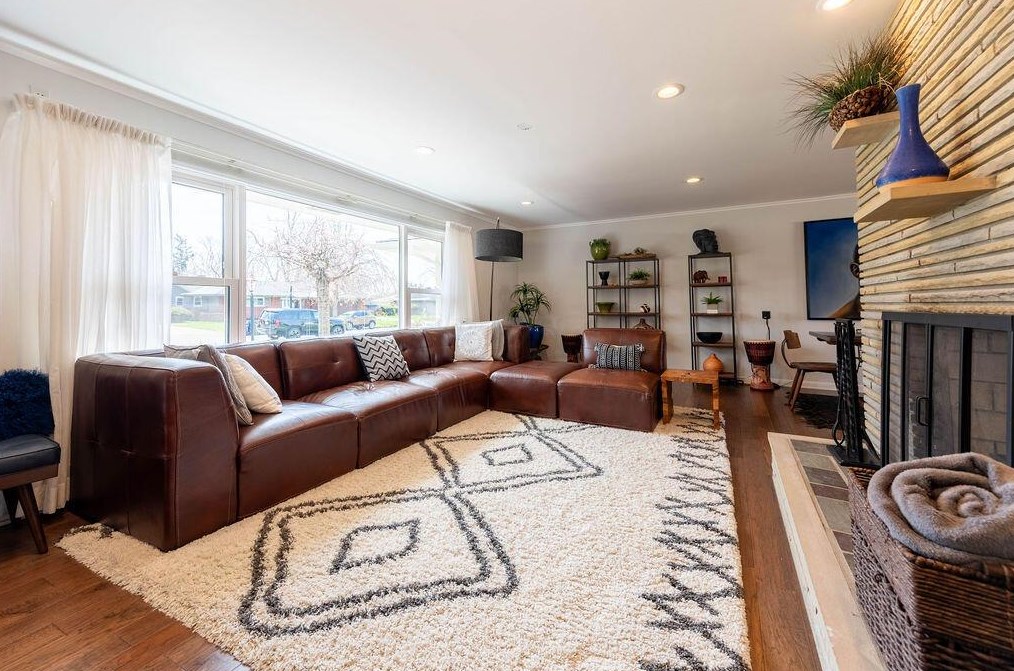 2746 Castlewood Rd, Columbus OH 43209-3140 exterior