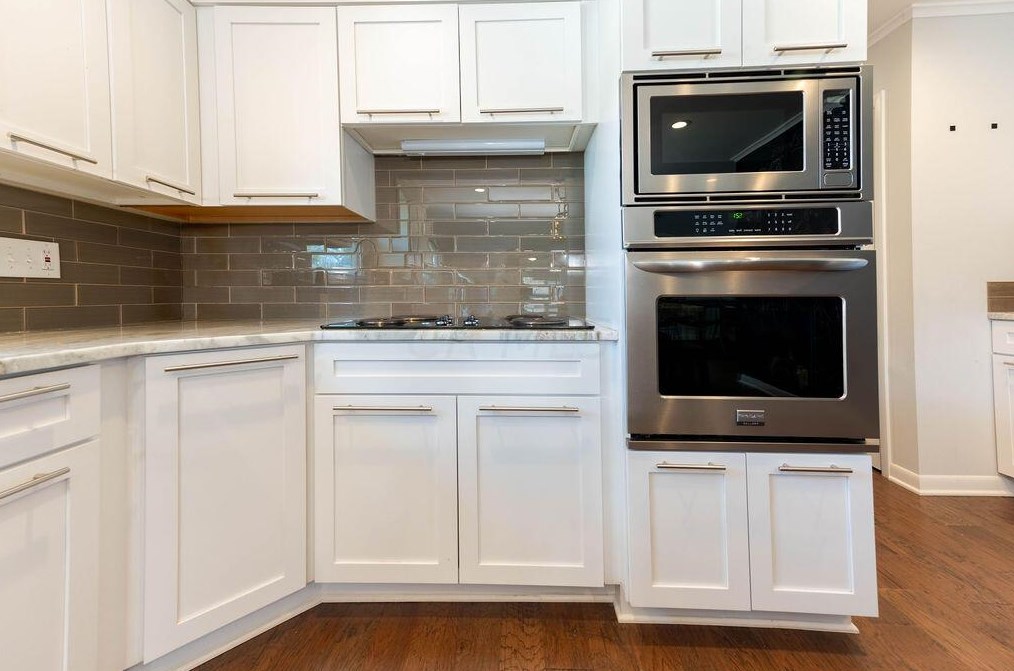 2746 Castlewood Rd, Columbus OH 43209-3140 exterior