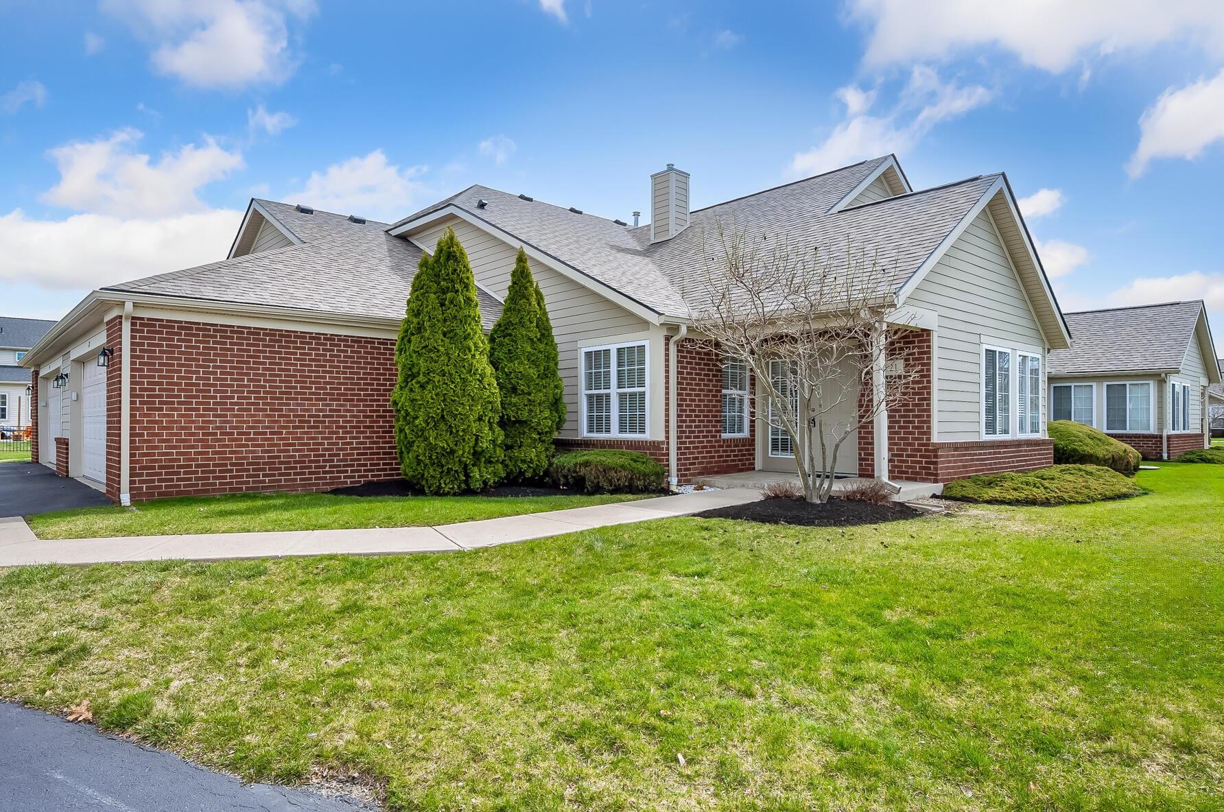 21 Greenhedge Cir, Delaware, OH 43015-8359