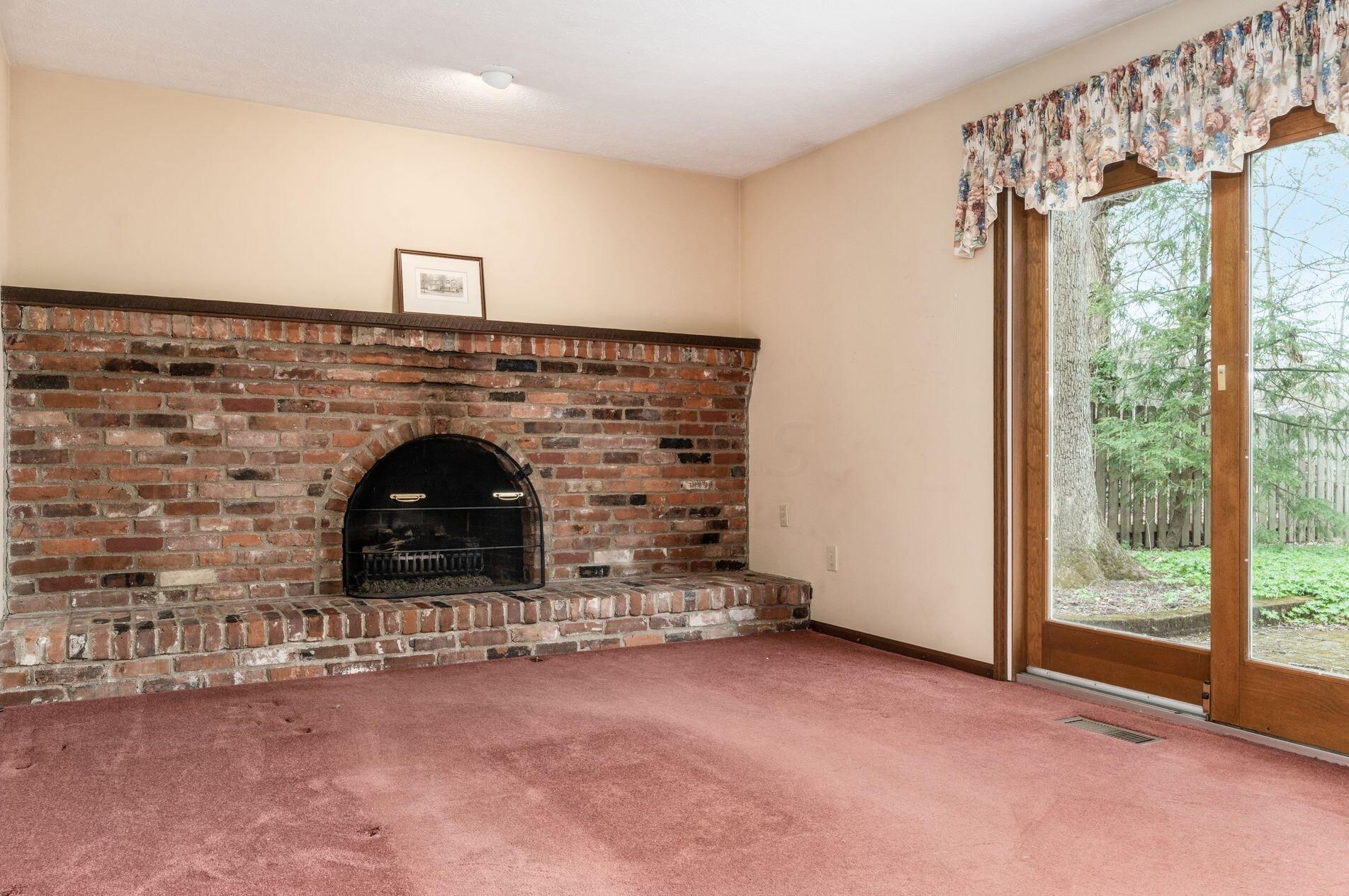 1806 Red Fern Dr, Columbus OH 43229-1425 exterior