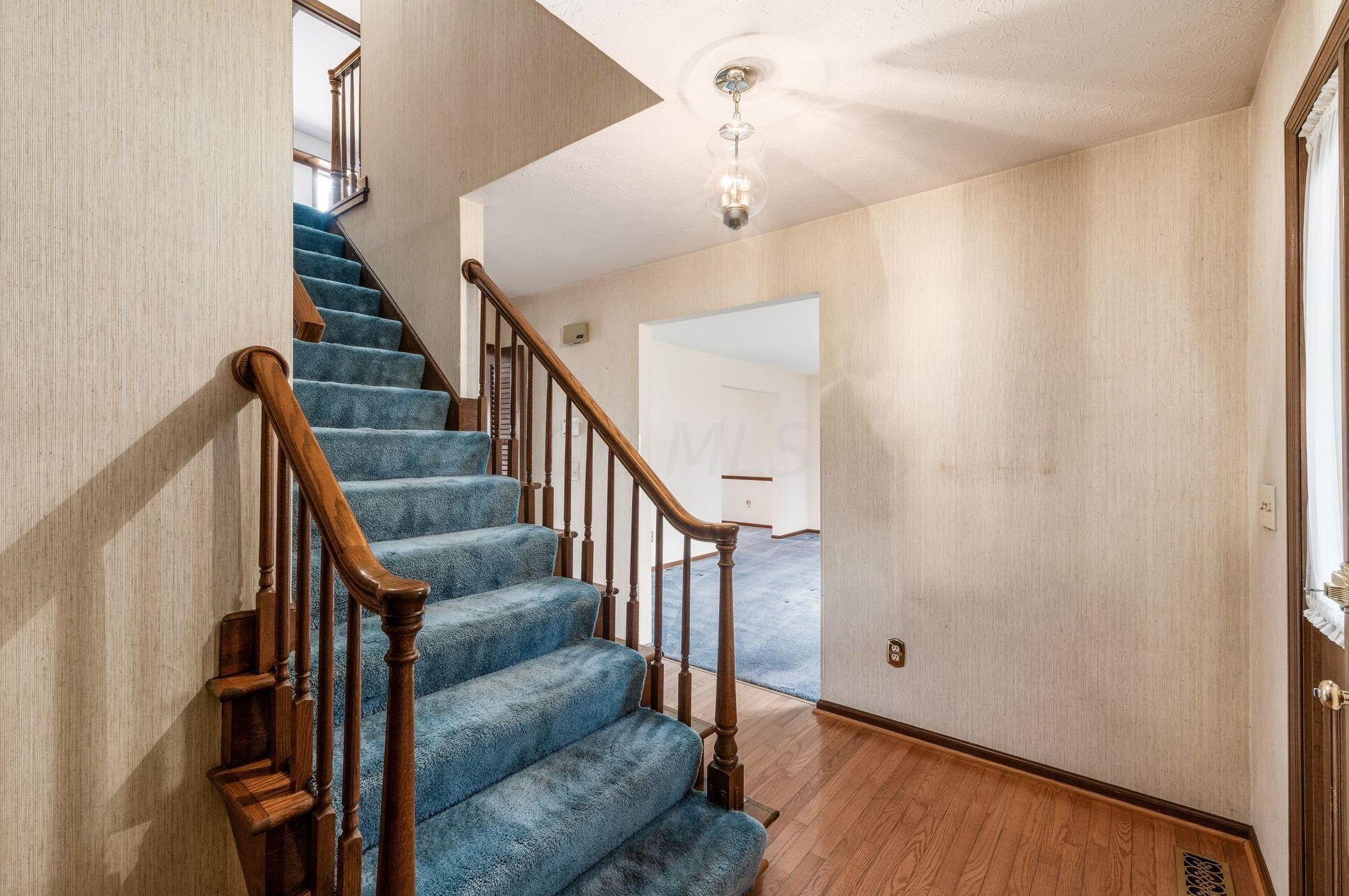 1806 Red Fern Dr, Columbus OH 43229-1425 exterior