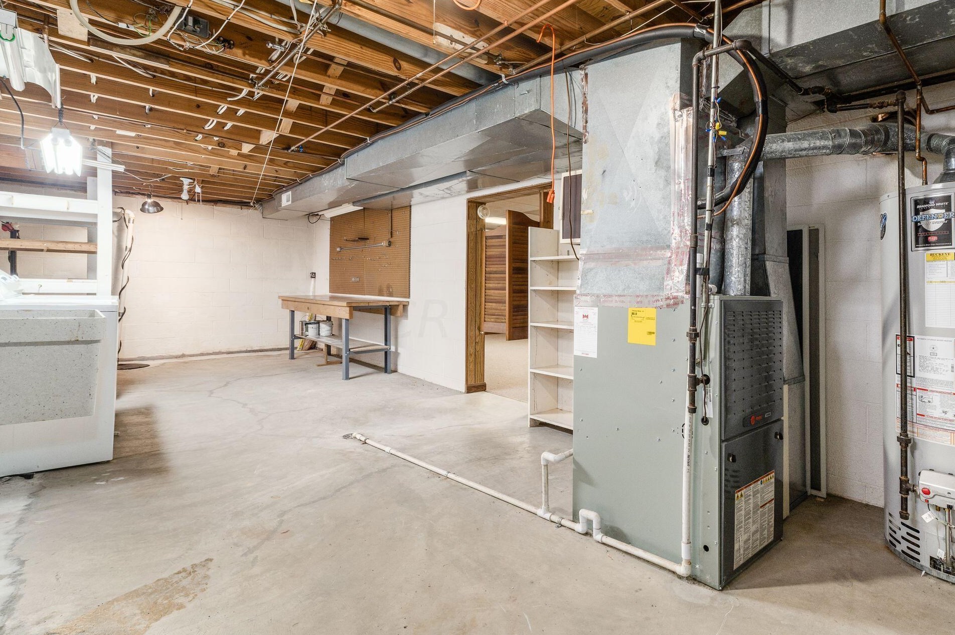 1806 Red Fern Dr, Columbus OH 43229-1425 exterior