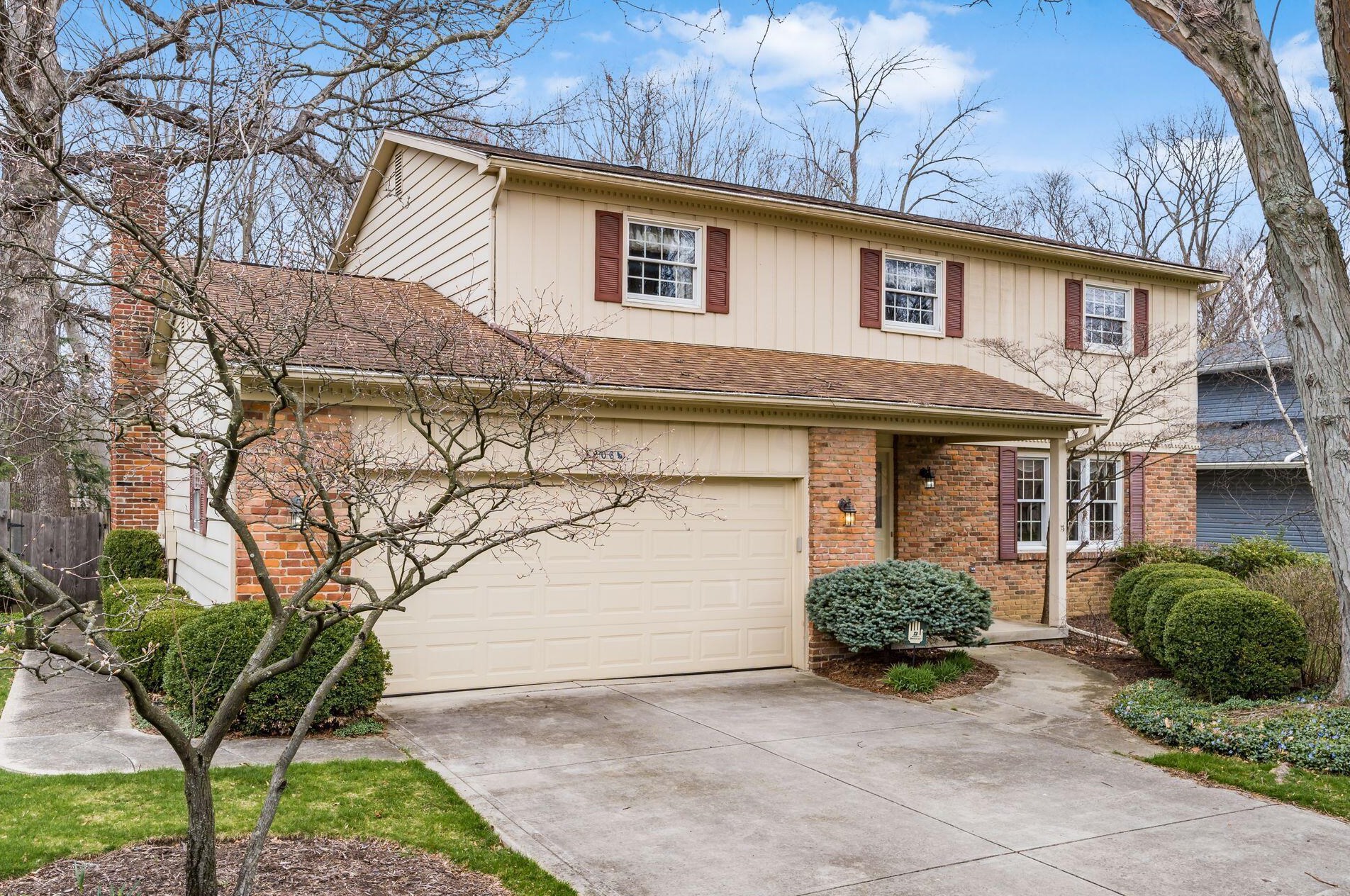 1806 Red Fern Dr, Columbus OH 43229-1425 exterior