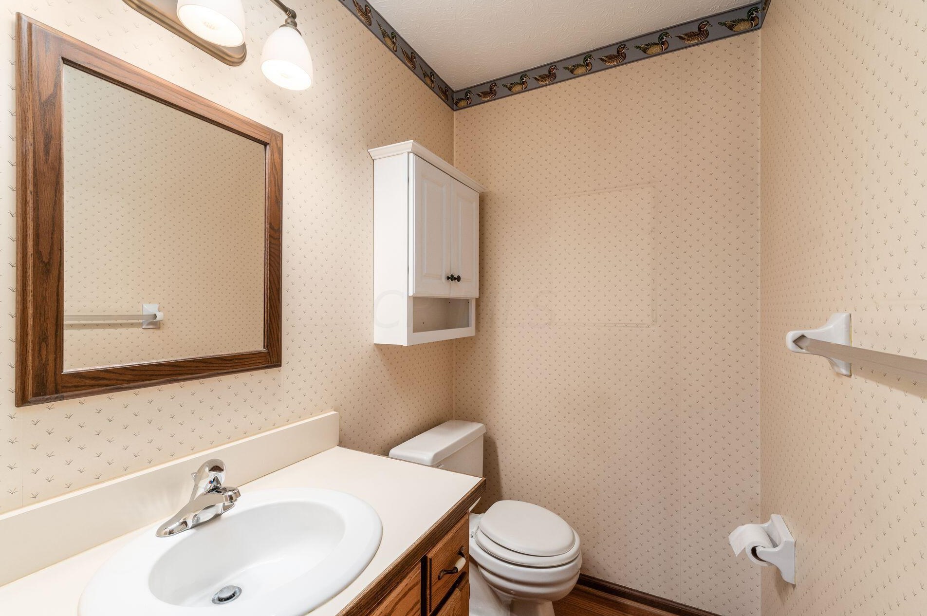 1806 Red Fern Dr, Columbus OH 43229-1425 exterior