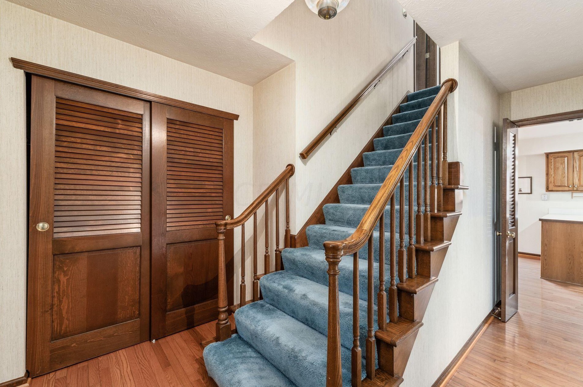 1806 Red Fern Dr, Columbus, OH 43229-1426