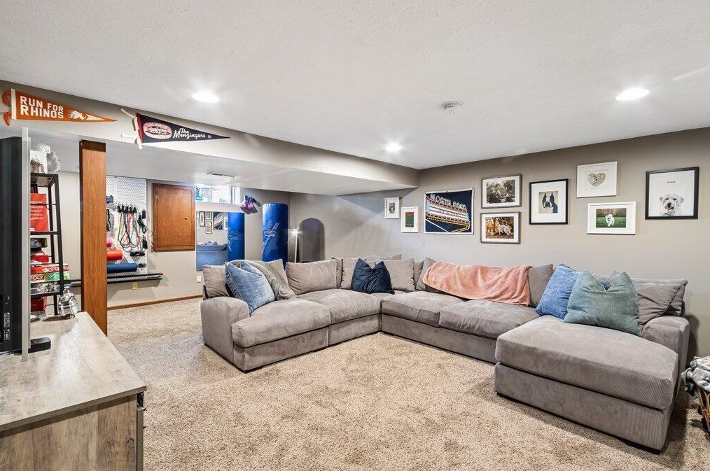 5737 Running Brook Dr, Westerville OH  43081-6613 exterior