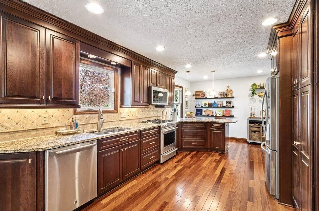 5737 Running Brook Dr, Westerville OH  43081-6613 exterior