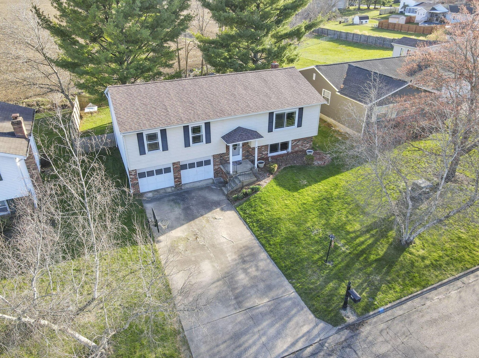 2514 Heidelberg Dr, Lancaster OH  43130-9068 exterior