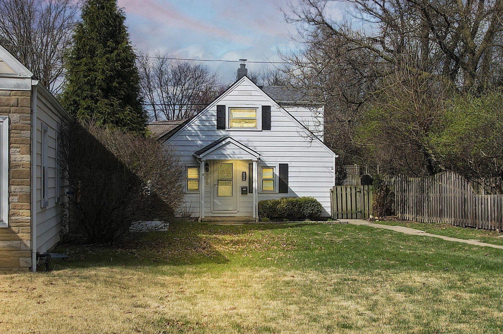 626 Chase Rd, Columbus, OH 43214-1336