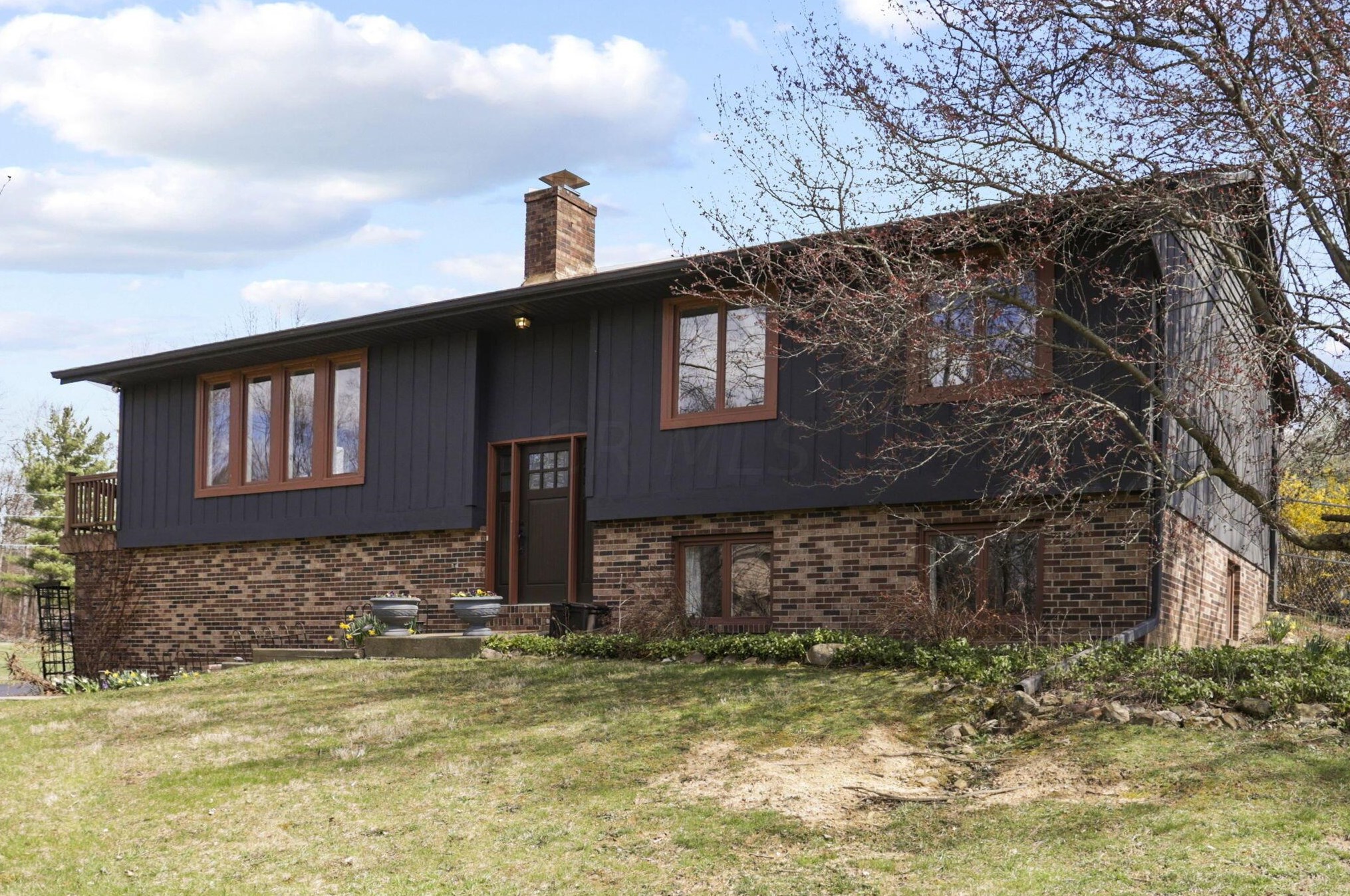 22 Peach Blossom Rd, Pataskala, OH 43062-9113