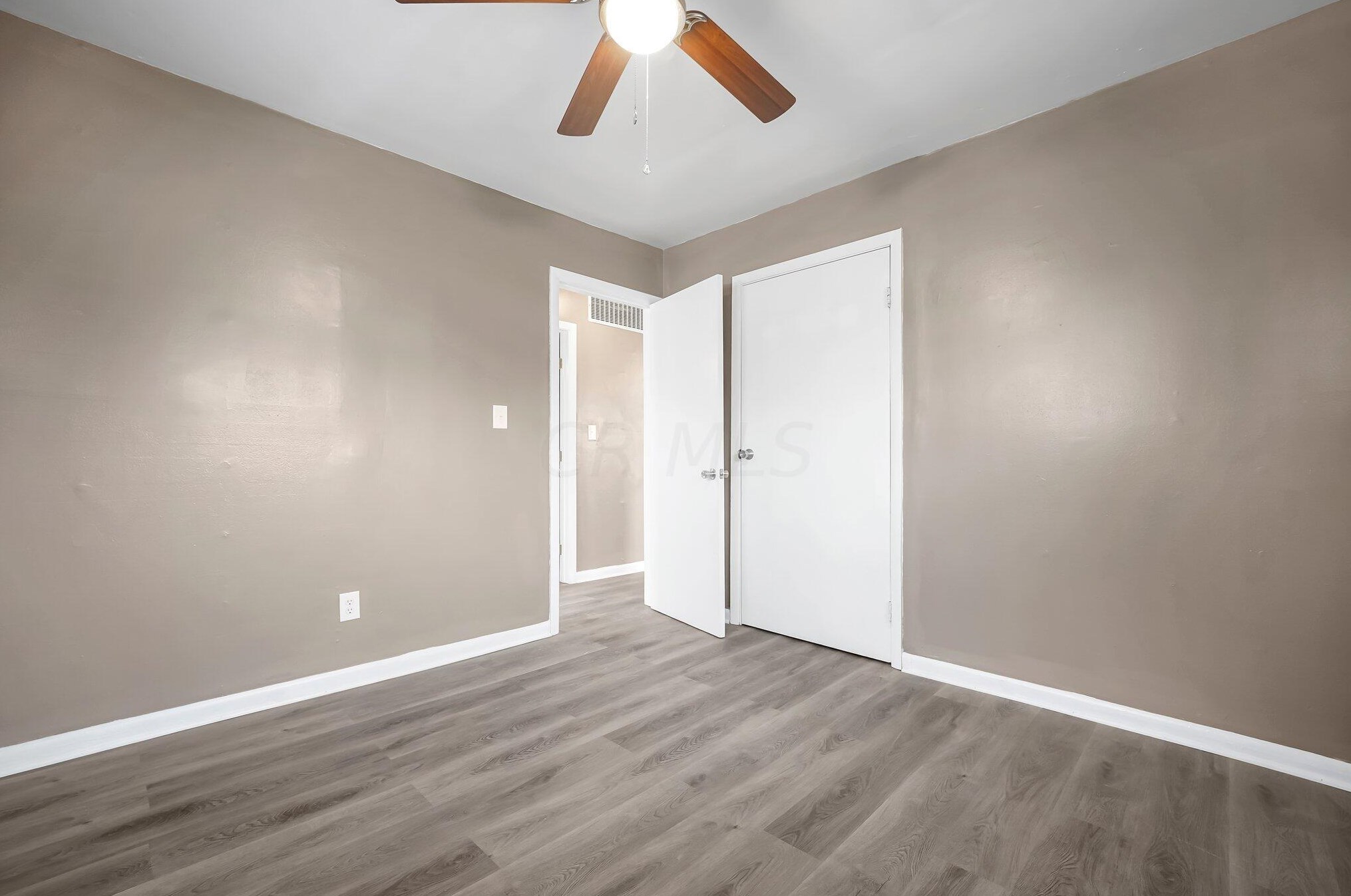 2026 Jermain Dr, Columbus OH 43219-1227 exterior