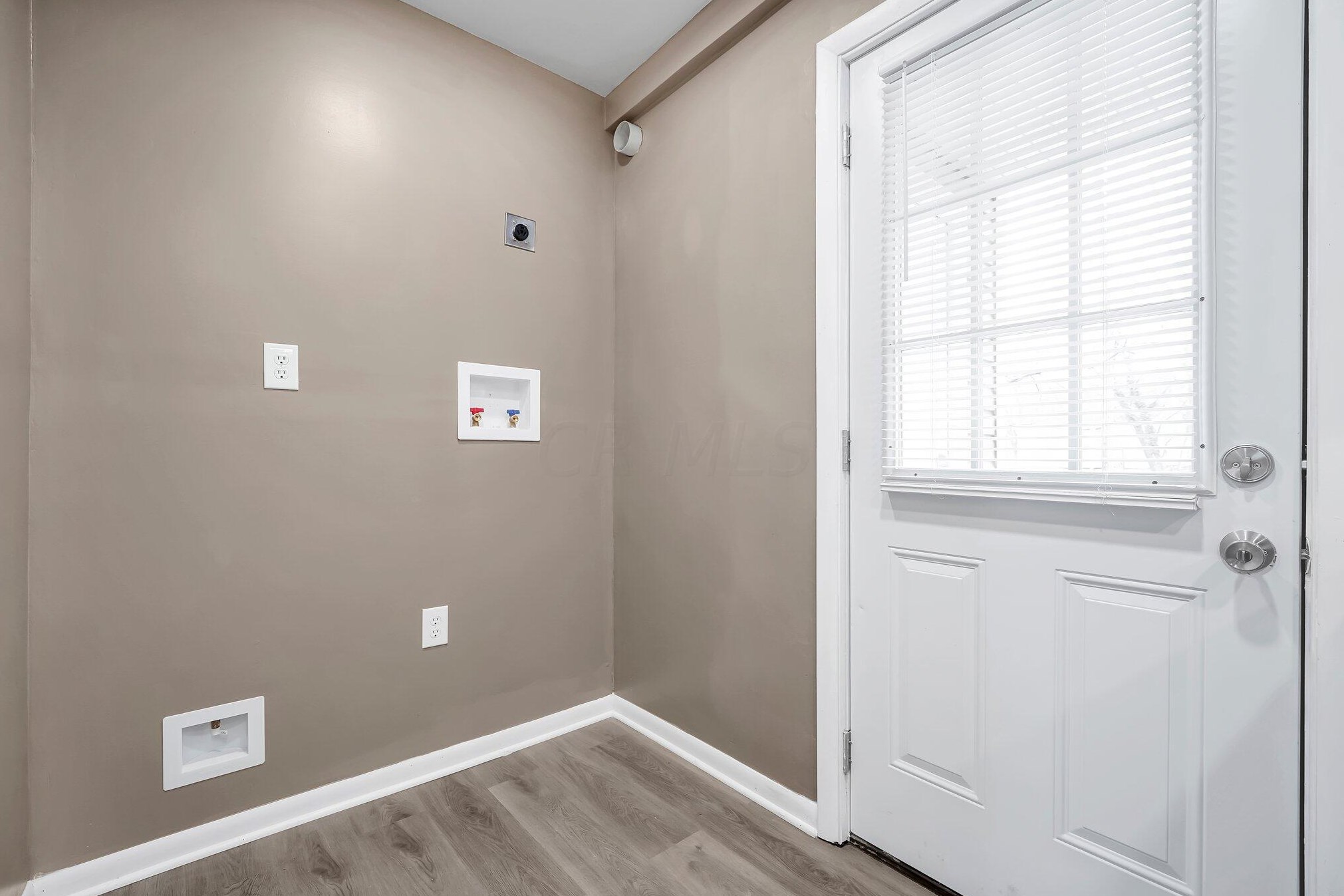 2026 Jermain Dr, Columbus OH 43219-1227 exterior