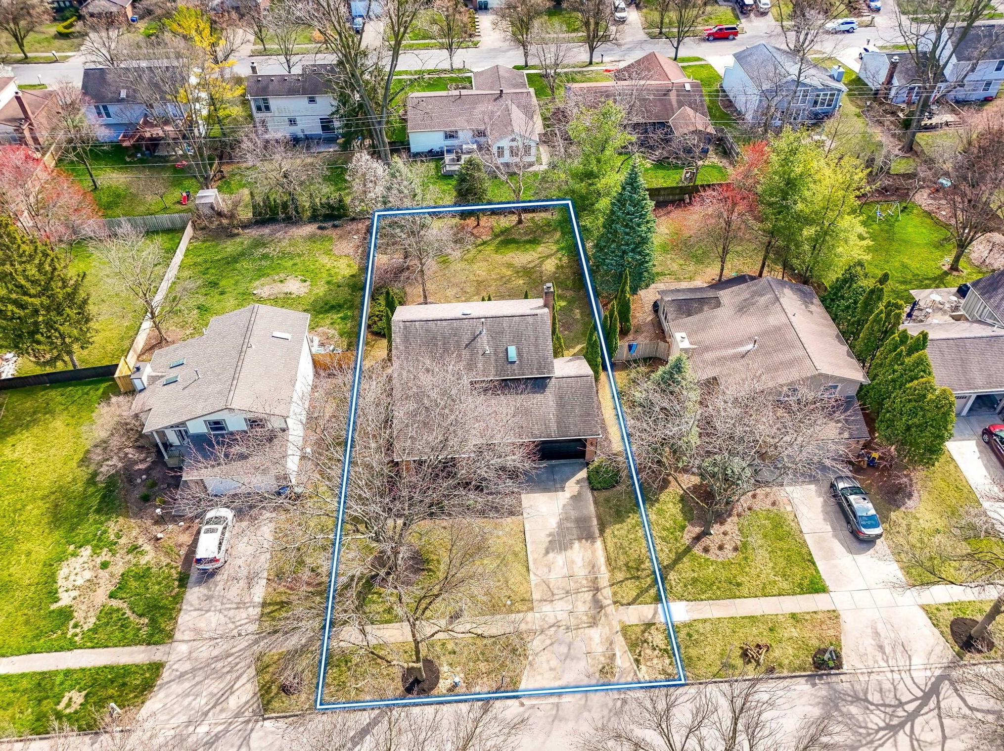 3356 Woods Mill Dr, Hilliard, OH 43026-9318