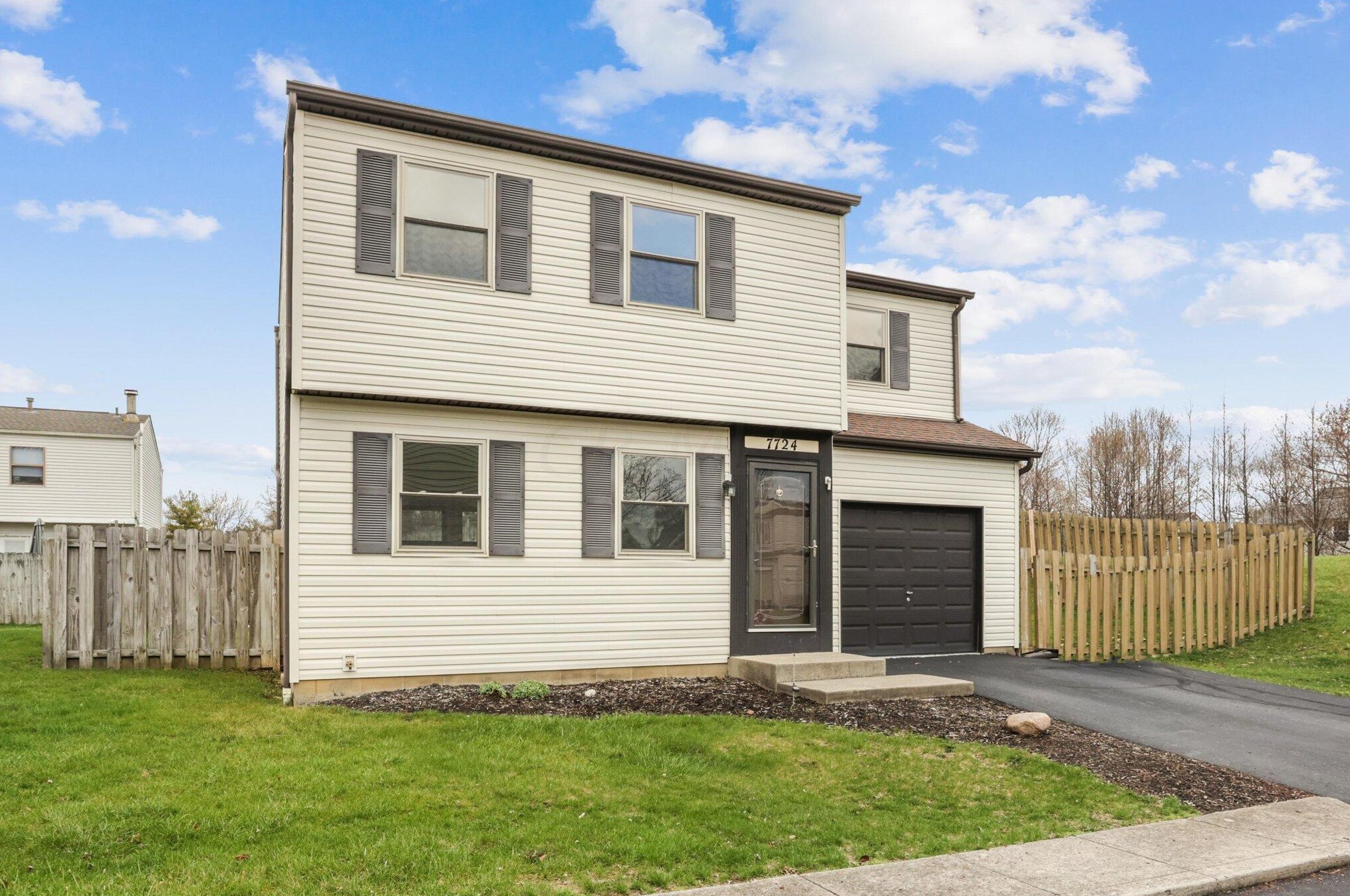 7724 Sessis Ln, Columbus, OH 43085-5315