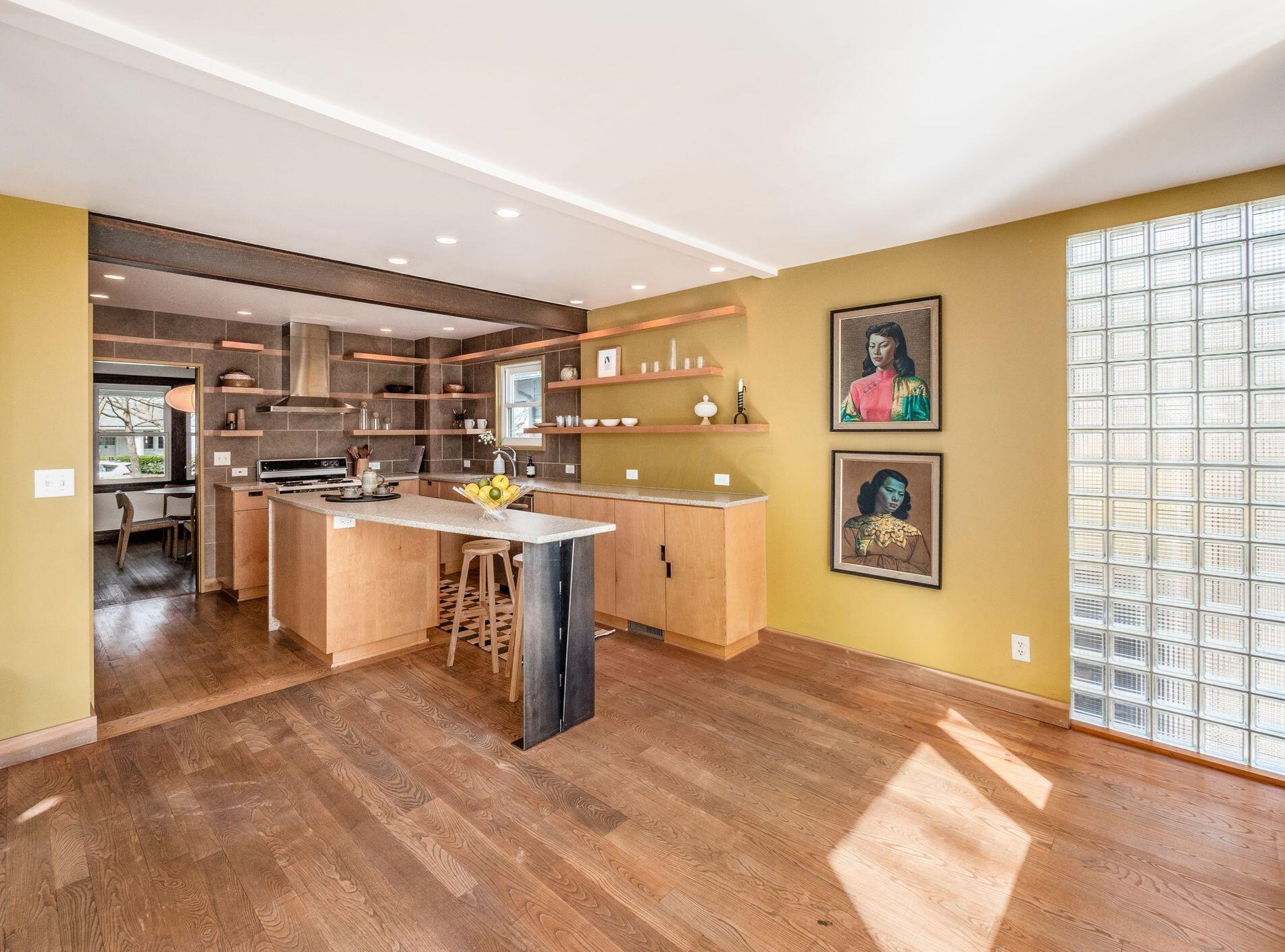 808 Euclaire Ave, Columbus OH 43209-2413 exterior