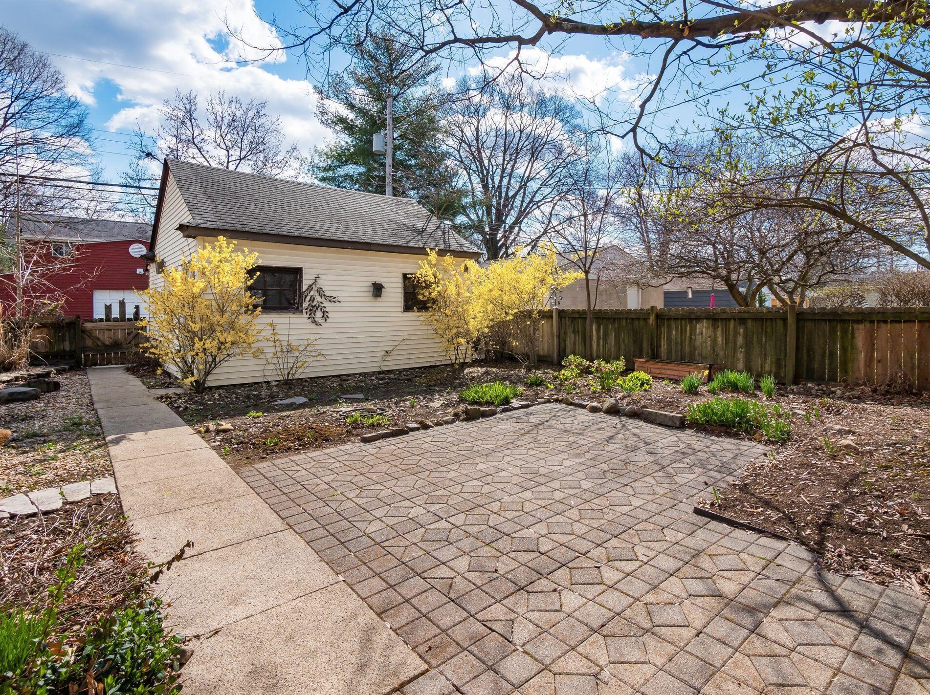 808 Euclaire Ave, Columbus OH 43209-2413 exterior