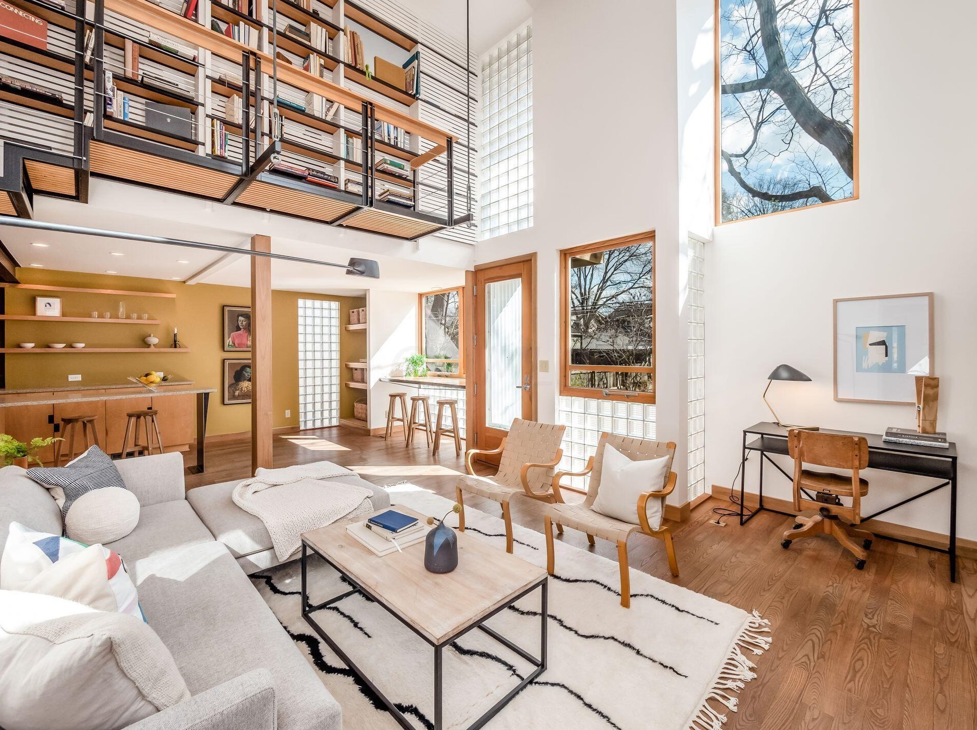 808 Euclaire Ave, Columbus OH 43209-2413 exterior