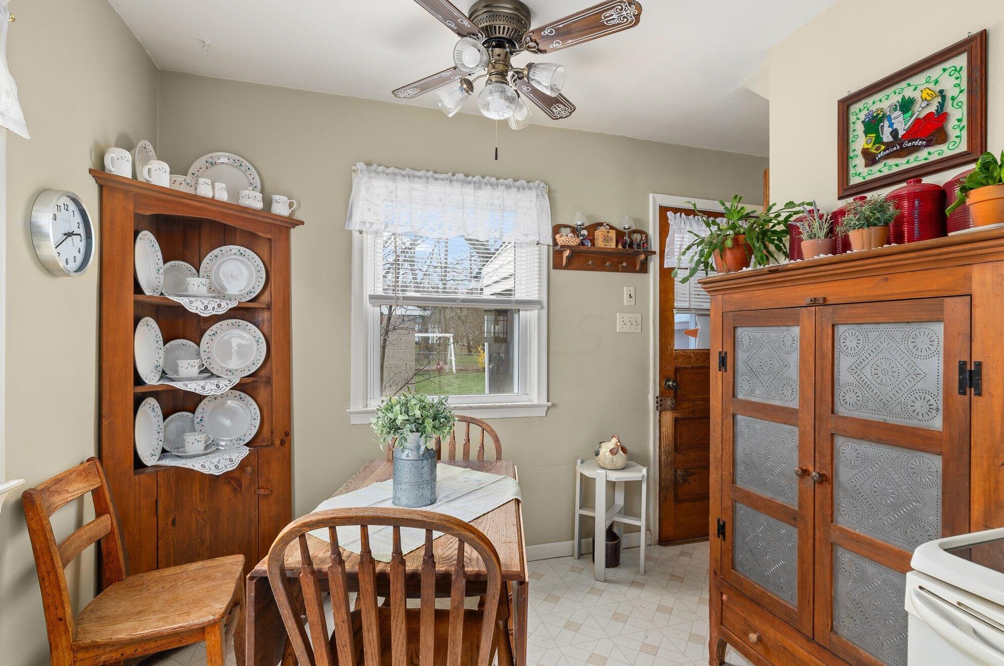 129 Kanawha Ave, Columbus OH 43214-1208 exterior