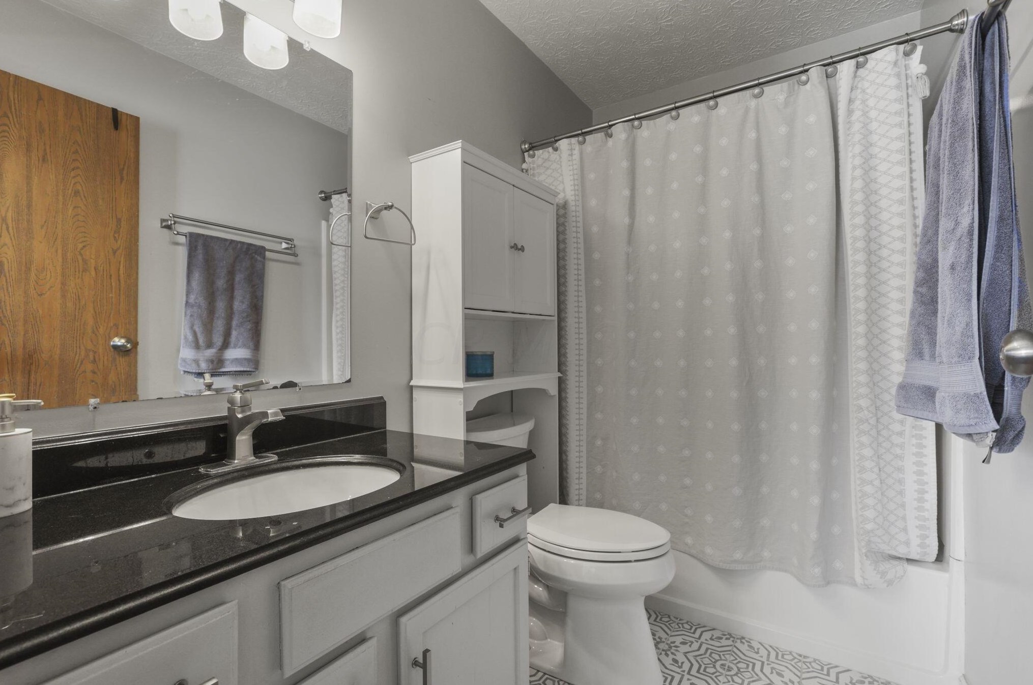 926 Cherry Bud Dr, Columbus OH 43228-5728 exterior