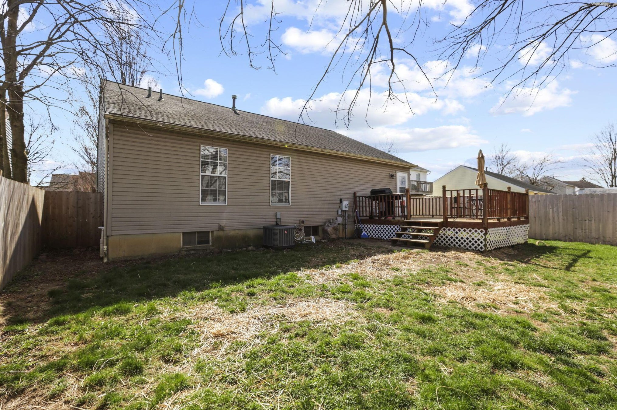 926 Cherry Bud Dr, Columbus OH 43228-5728 exterior