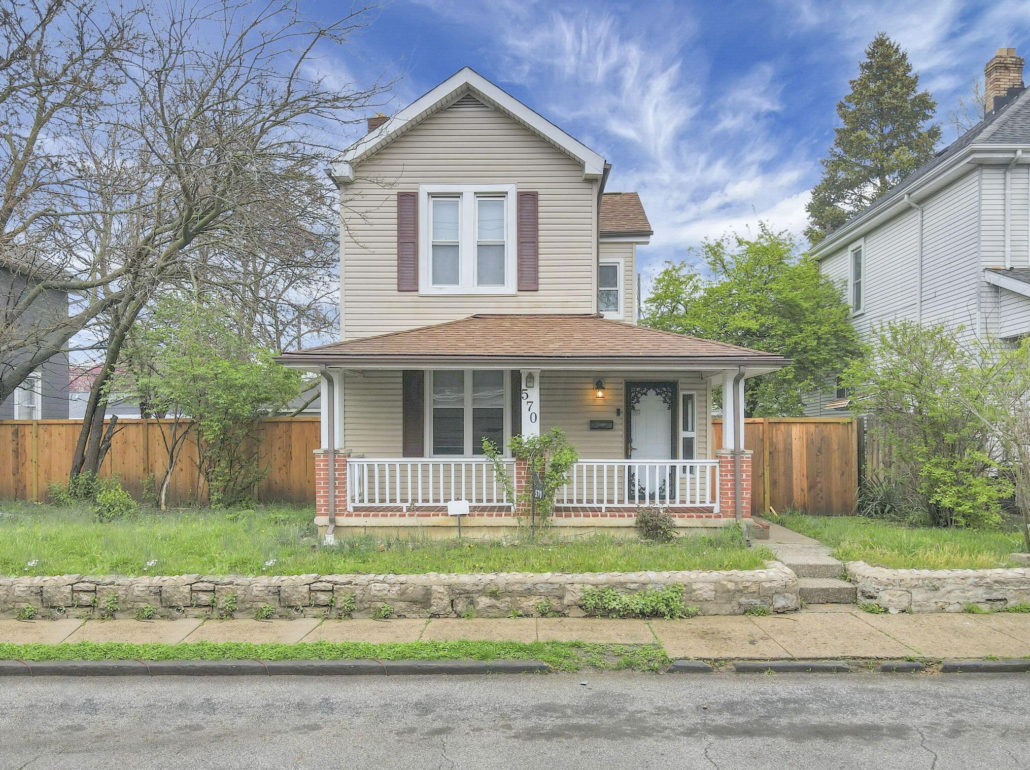 570 Southwood Ave, Columbus, OH 43207-1377