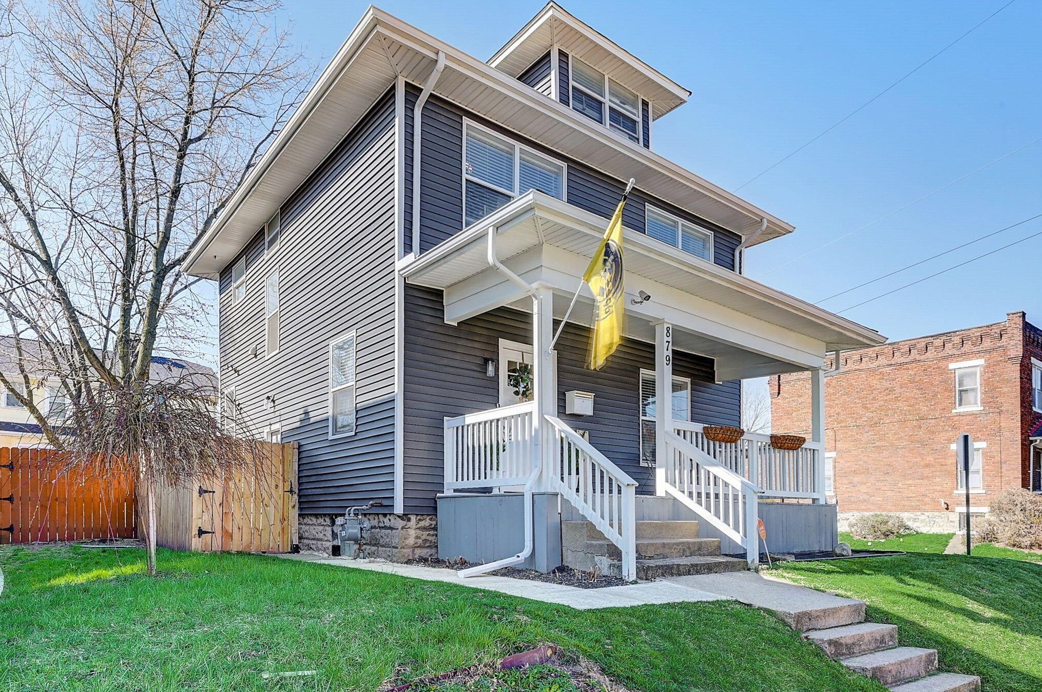 879 Whittier St, Columbus OH  43206-1584 exterior