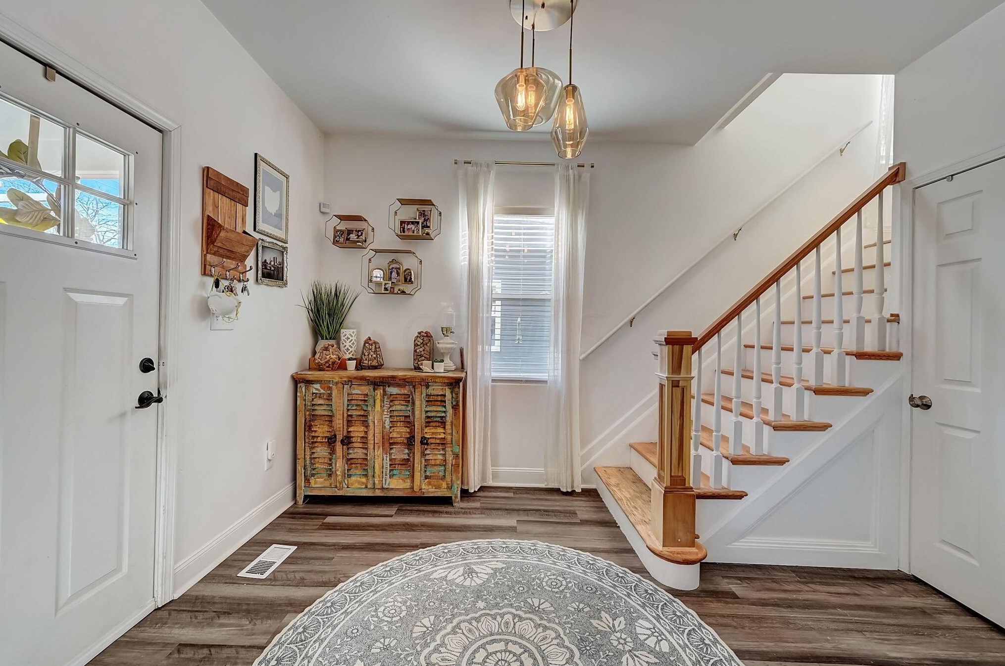 879 Whittier St, Columbus OH  43206-1584 exterior