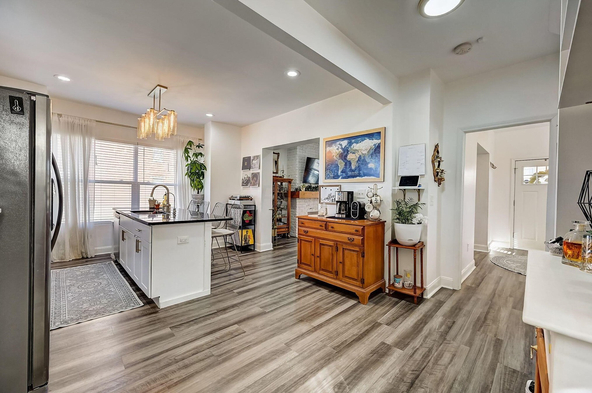 879 Whittier St, Columbus OH  43206-1584 exterior