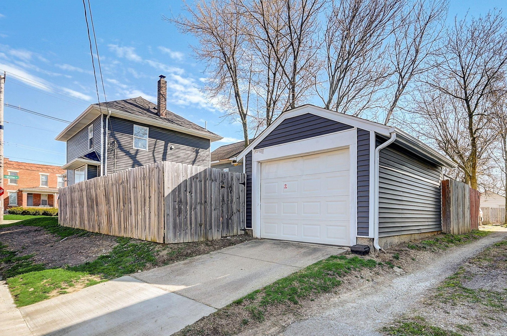 879 Whittier St, Columbus OH  43206-1584 exterior