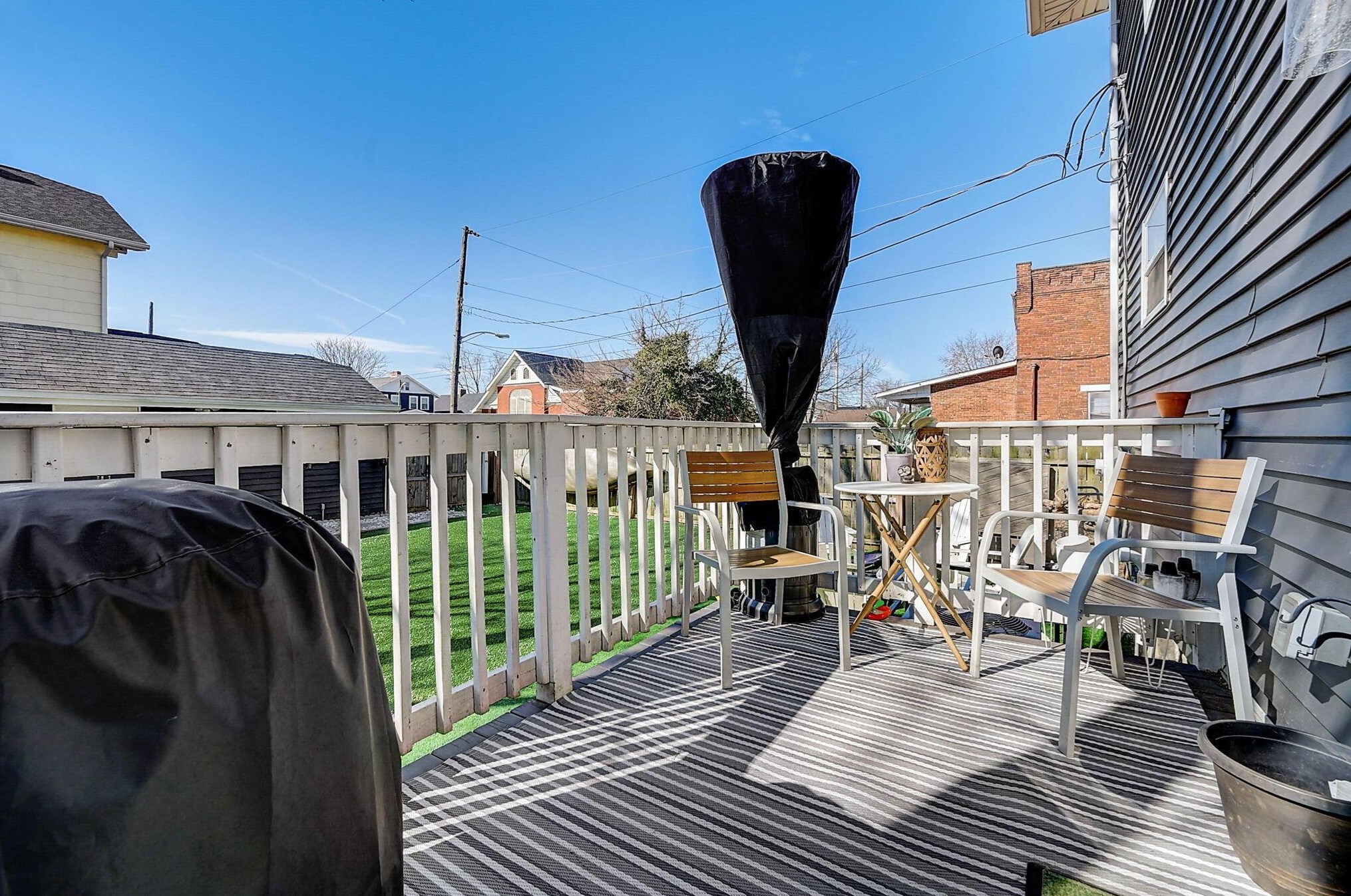 879 Whittier St, Columbus OH  43206-1584 exterior