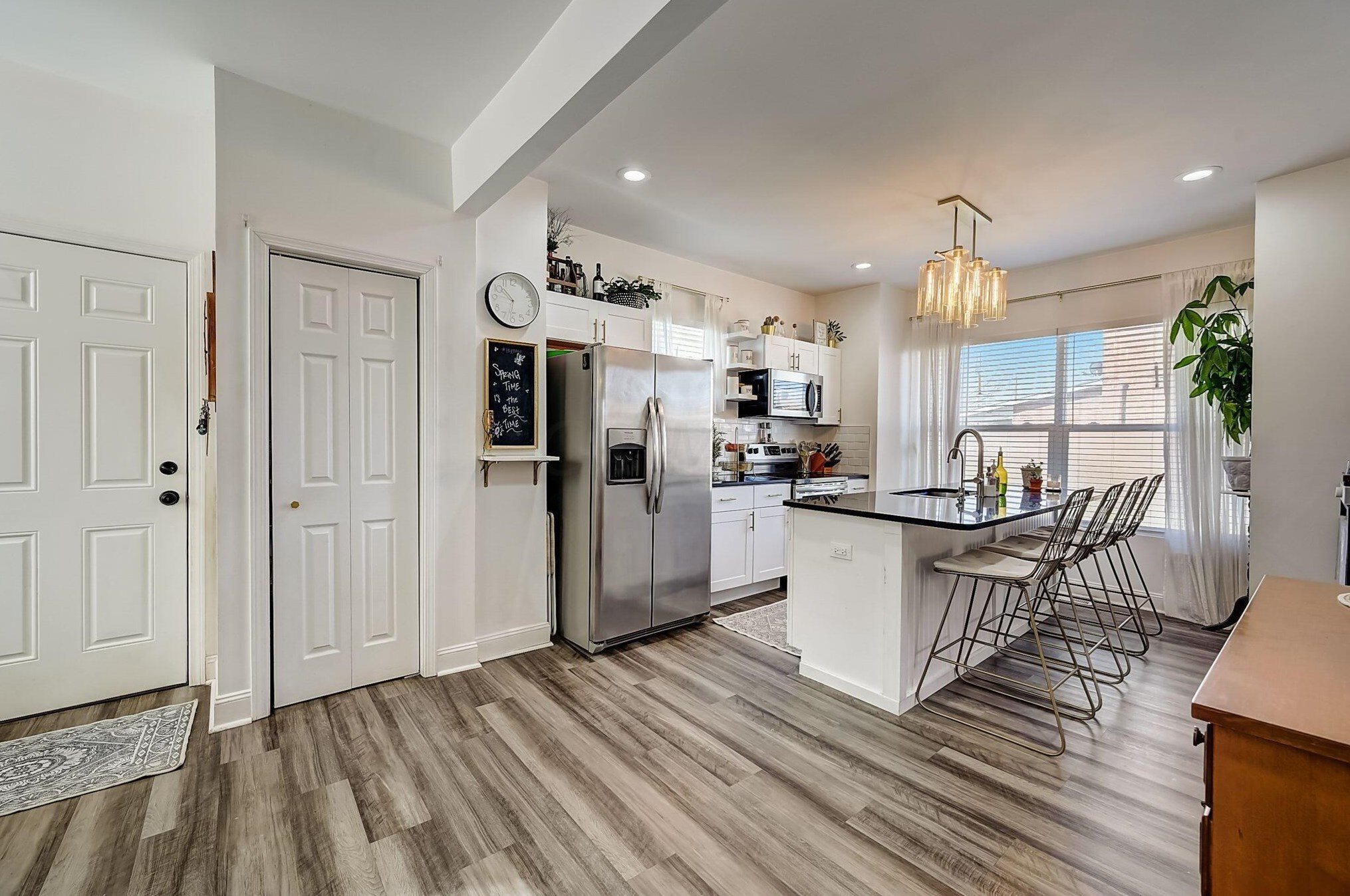 879 Whittier St, Columbus OH  43206-1584 exterior