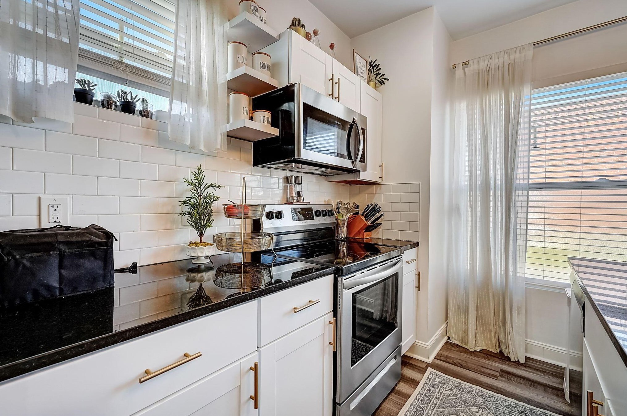 879 Whittier St, Columbus OH  43206-1584 exterior