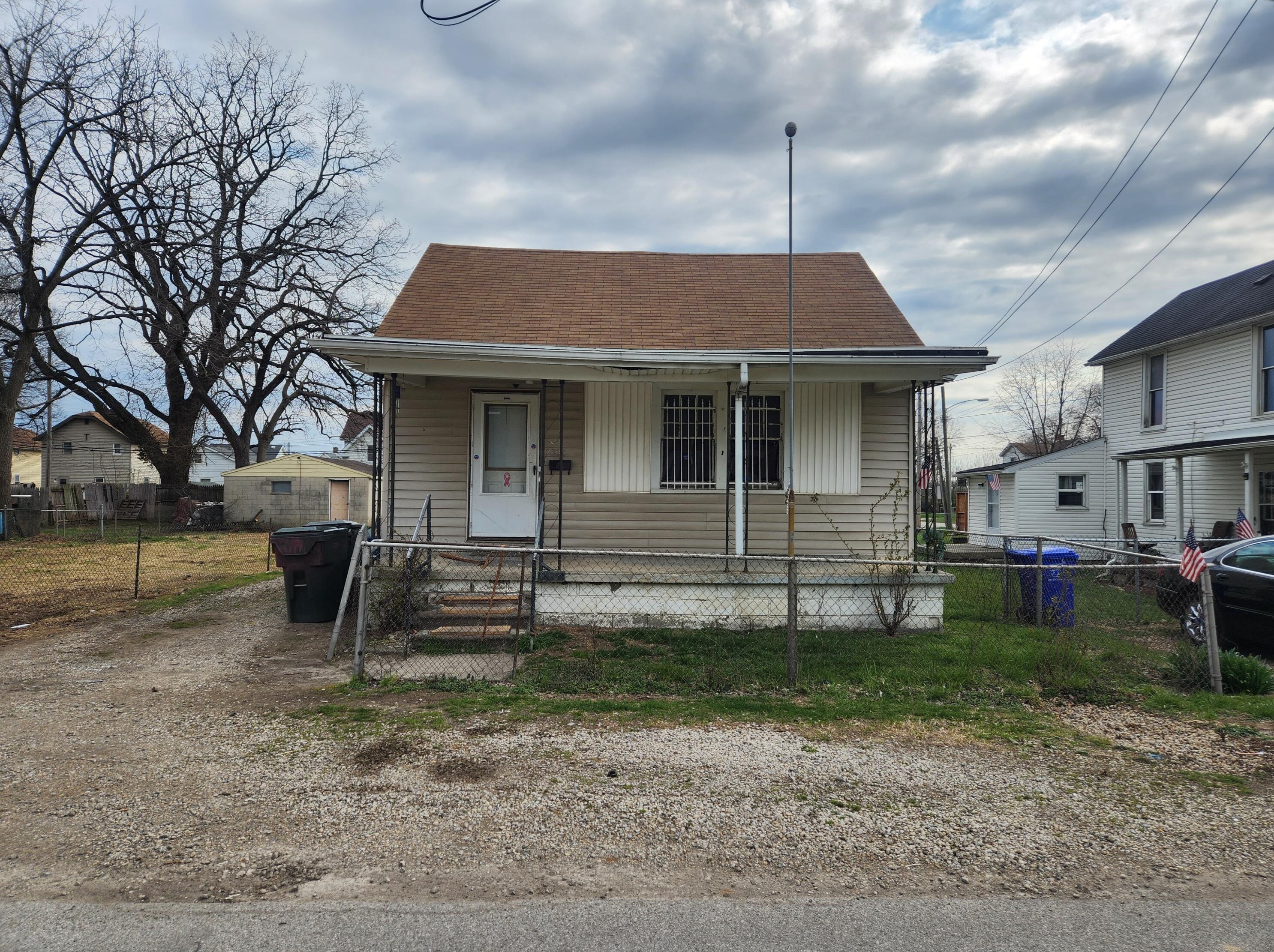 2398 5th St, Columbus OH 43207-2903 exterior