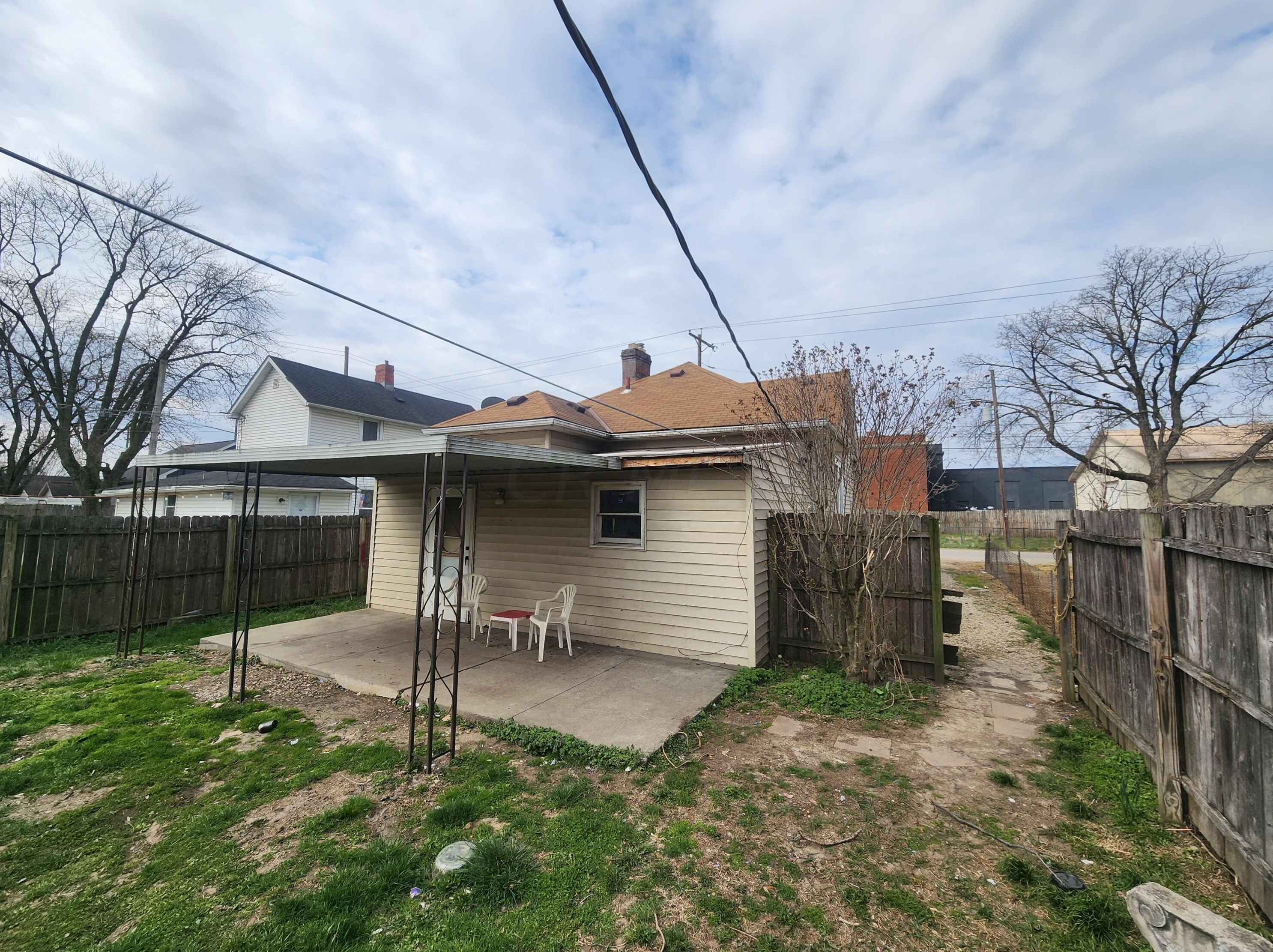 2398 5th St, Columbus OH 43207-2903 exterior