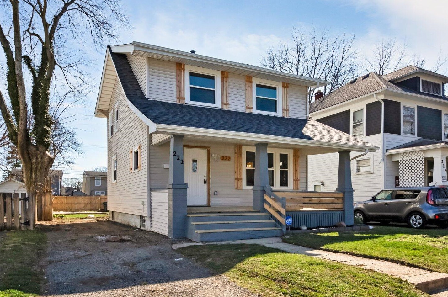 222 Warren Ave, Columbus OH  43204-3055 exterior