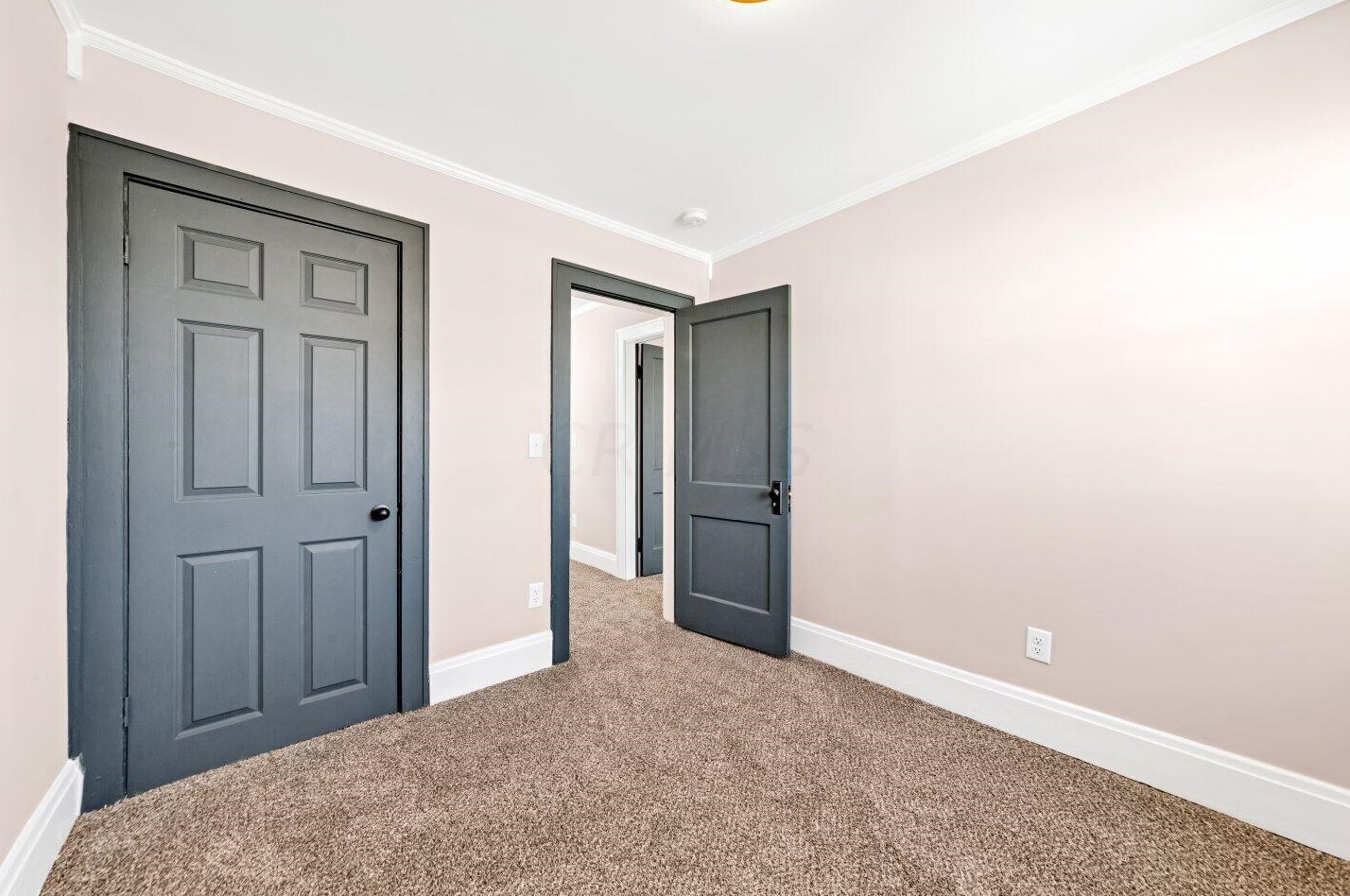 222 Warren Ave, Columbus OH  43204-3055 exterior