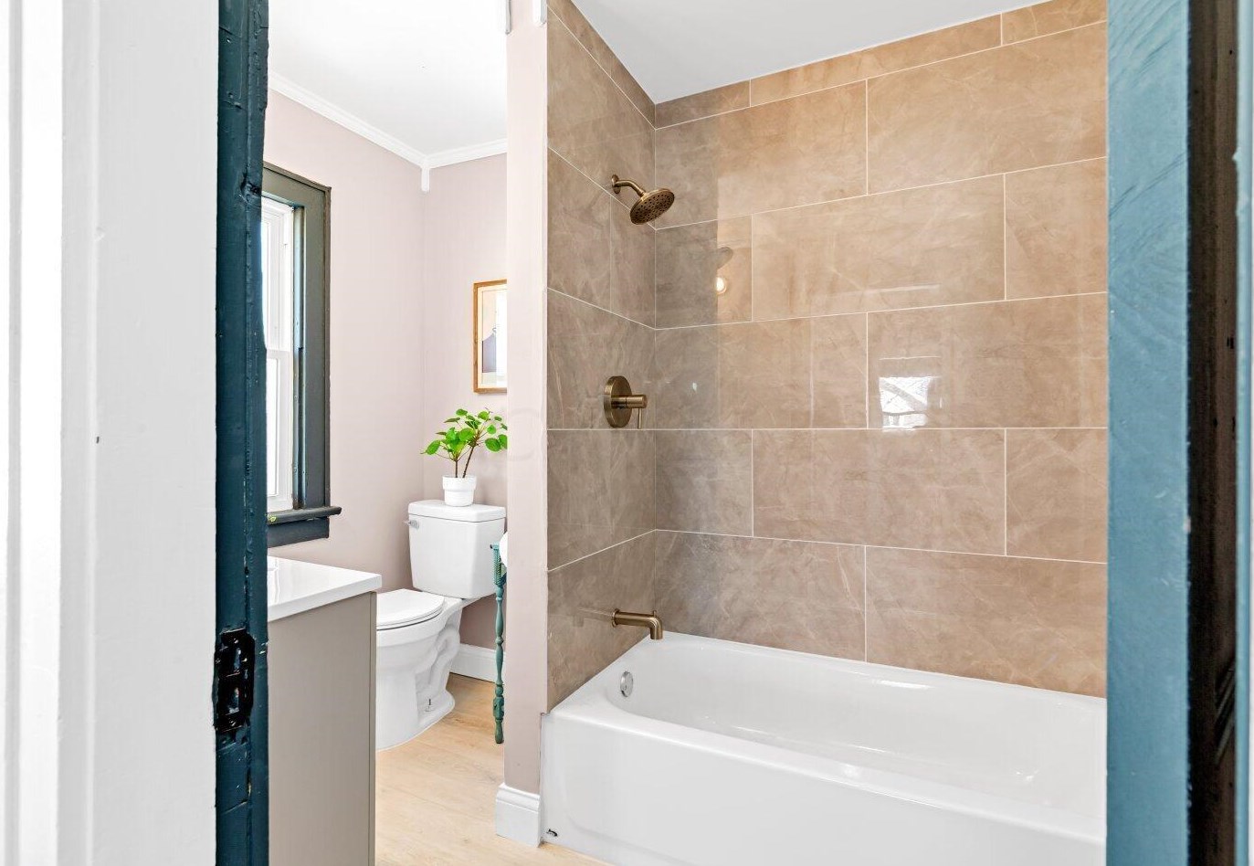 222 Warren Ave, Columbus OH  43204-3055 exterior