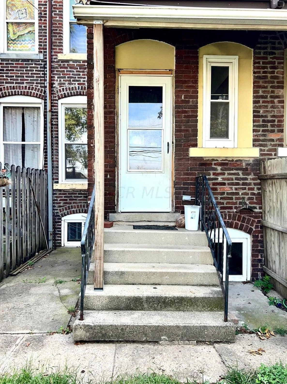 1729 High St, Columbus OH 43207-5802 exterior