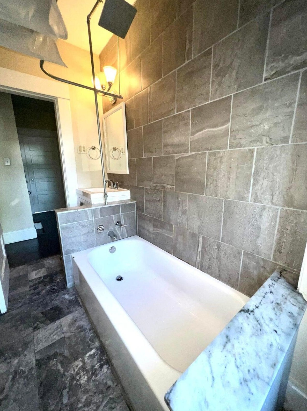 1729 High St, Columbus OH 43207-5802 exterior